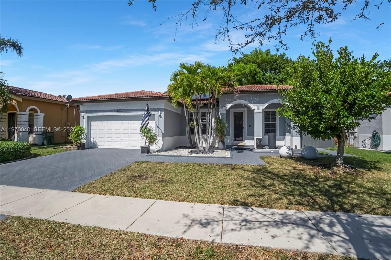 FLORIDIAN BAY ESTATES - Residential