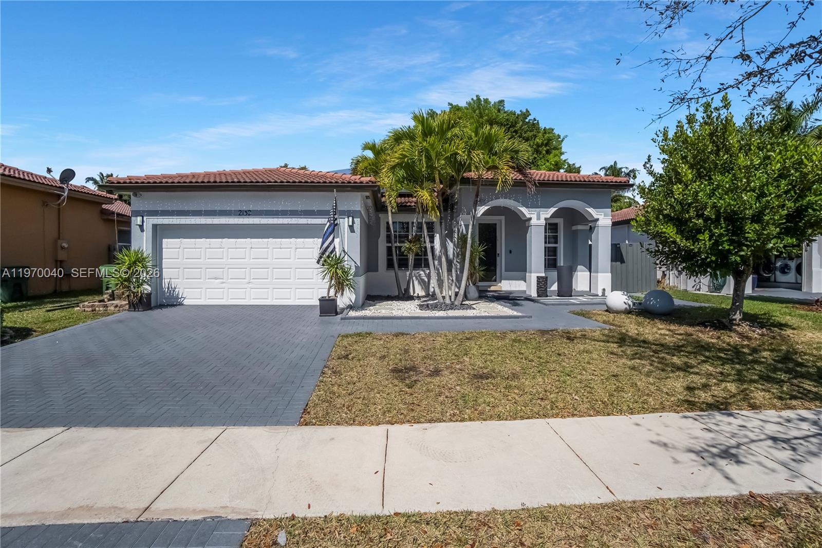 FLORIDIAN BAY ESTATES - Residential