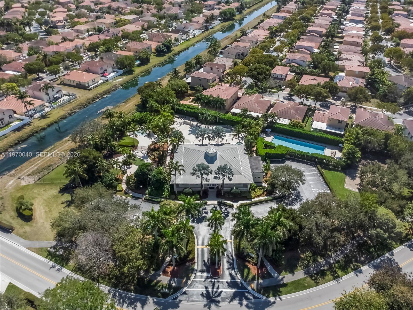 FLORIDIAN BAY ESTATES - Residential