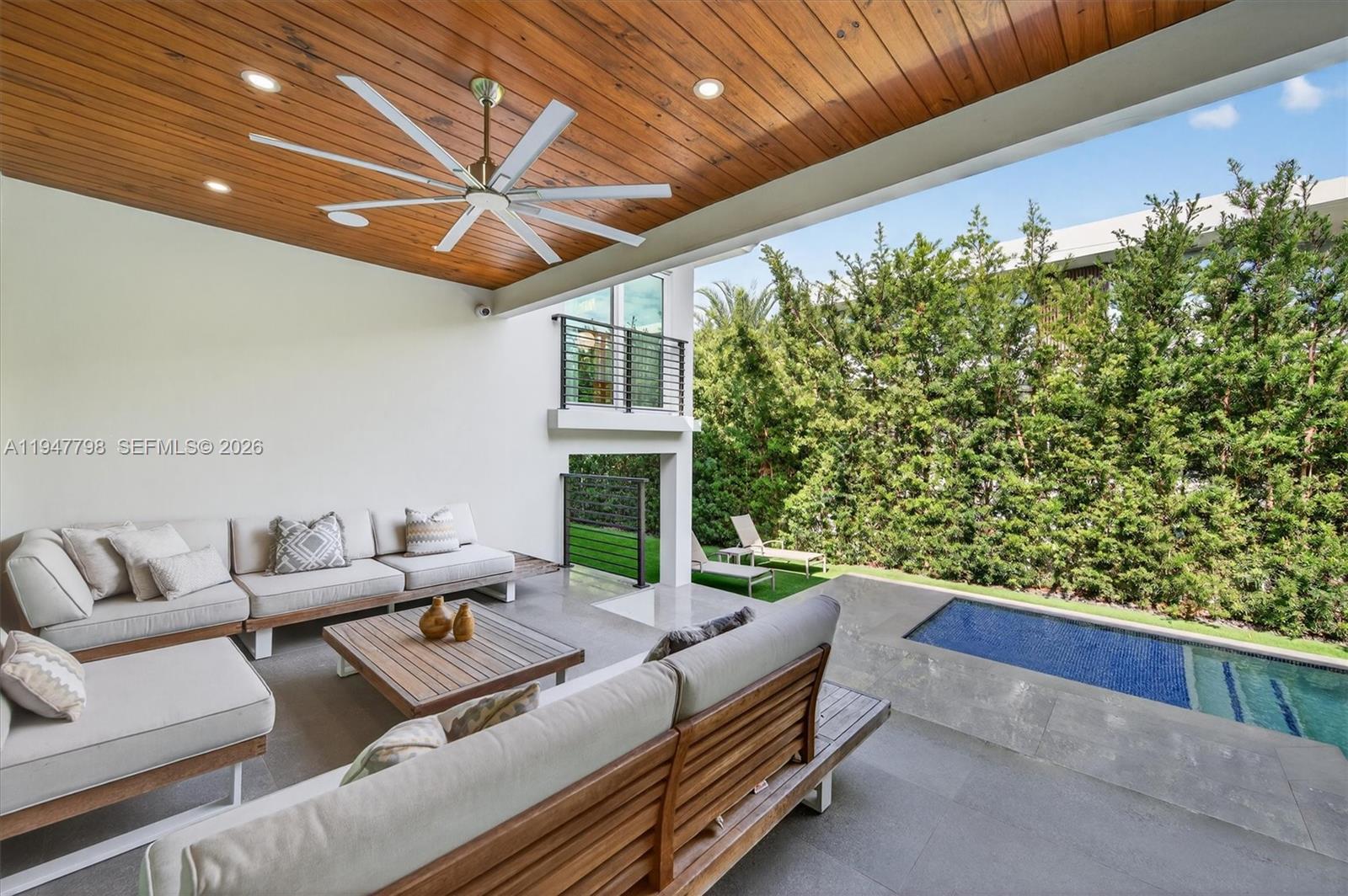 TROPICAL ISLE HOMES SUB 3 - Residential