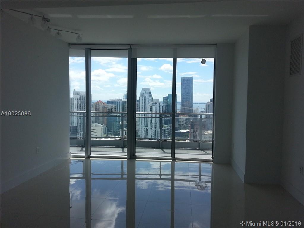 Beautiful 2 bedroom unit located in the Heart of Brickell Financial District. Steps to metro mover. Stainless steel appliances, spacious walk-in closet . Balcony = view. Easy to show.