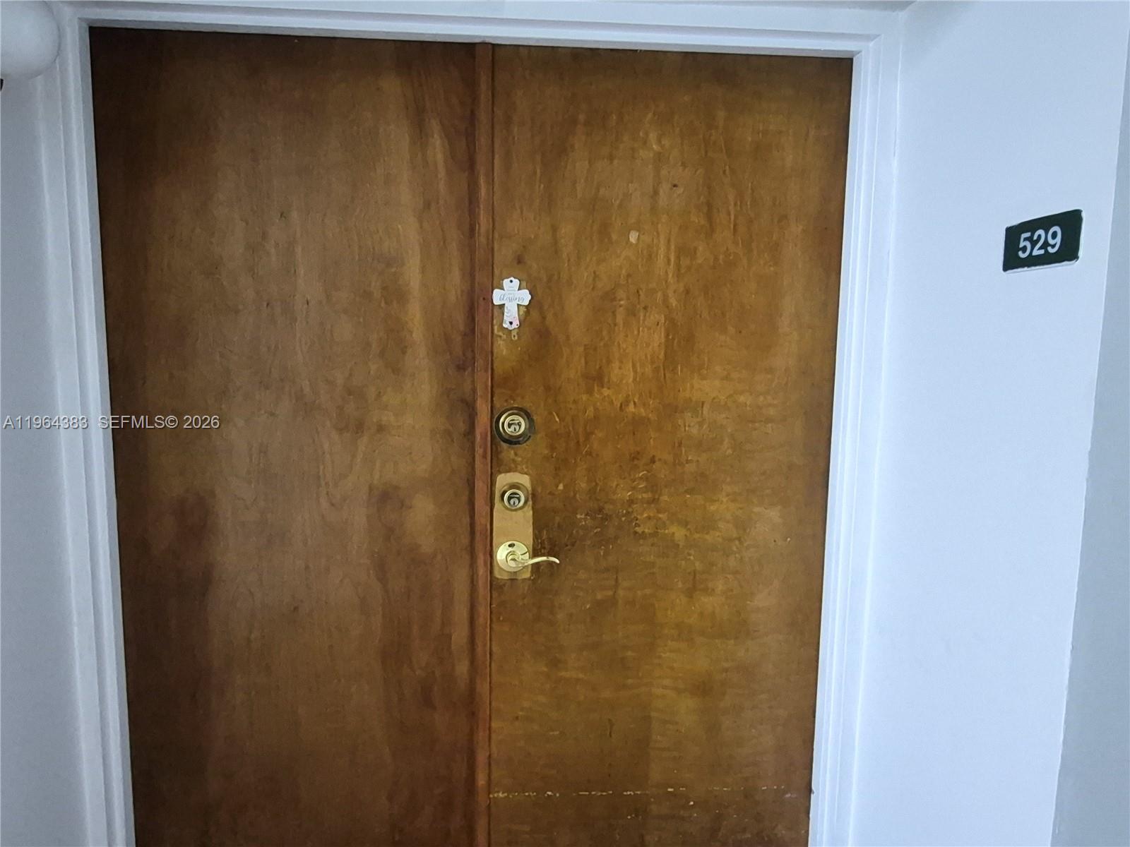 CALLING INVESTORS, EASY TO RENT, NO RESTRICTIONS! PRICE FOR FAST SALE. 2 BEDROOMS AND 2 BATHROOMS. BALCONY, REMODEL KITCHEN, ETC. PERFECT STARTER HOME IN QUIET NEIGHBORHOOD. WASHER & DRYER INSIDE. ASSESSMENT ALREADY PAID WHILE COMMON AREAS ARE BEING REMODEL. CENTRALLY LOCATED, CLOSE TO SHOPS, SCHOOLS, THEATER, MAJOR HIGHWAYS, & MORE! See remarks for showing.