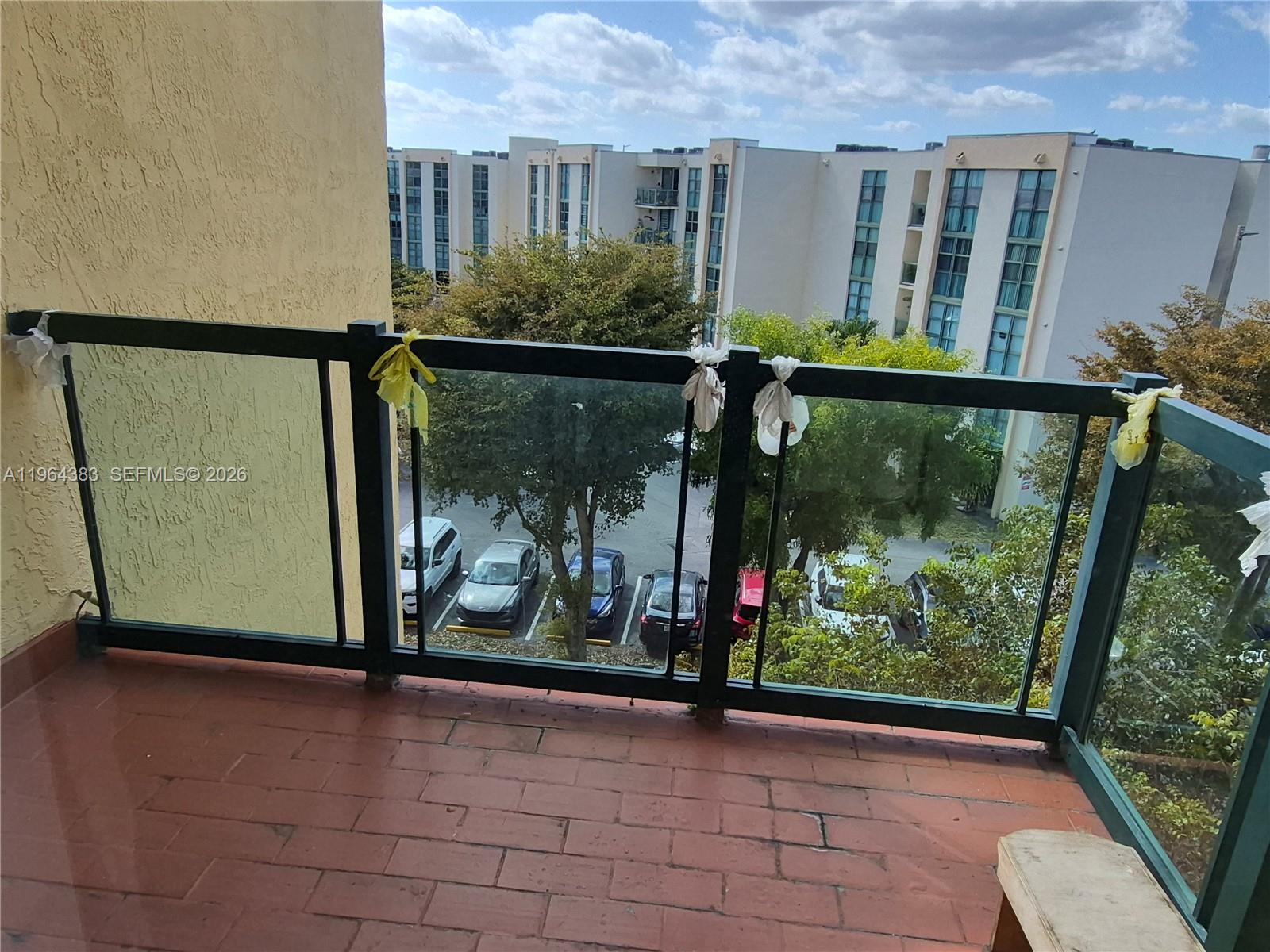 INTERNATIONAL PARK CONDO - Residential