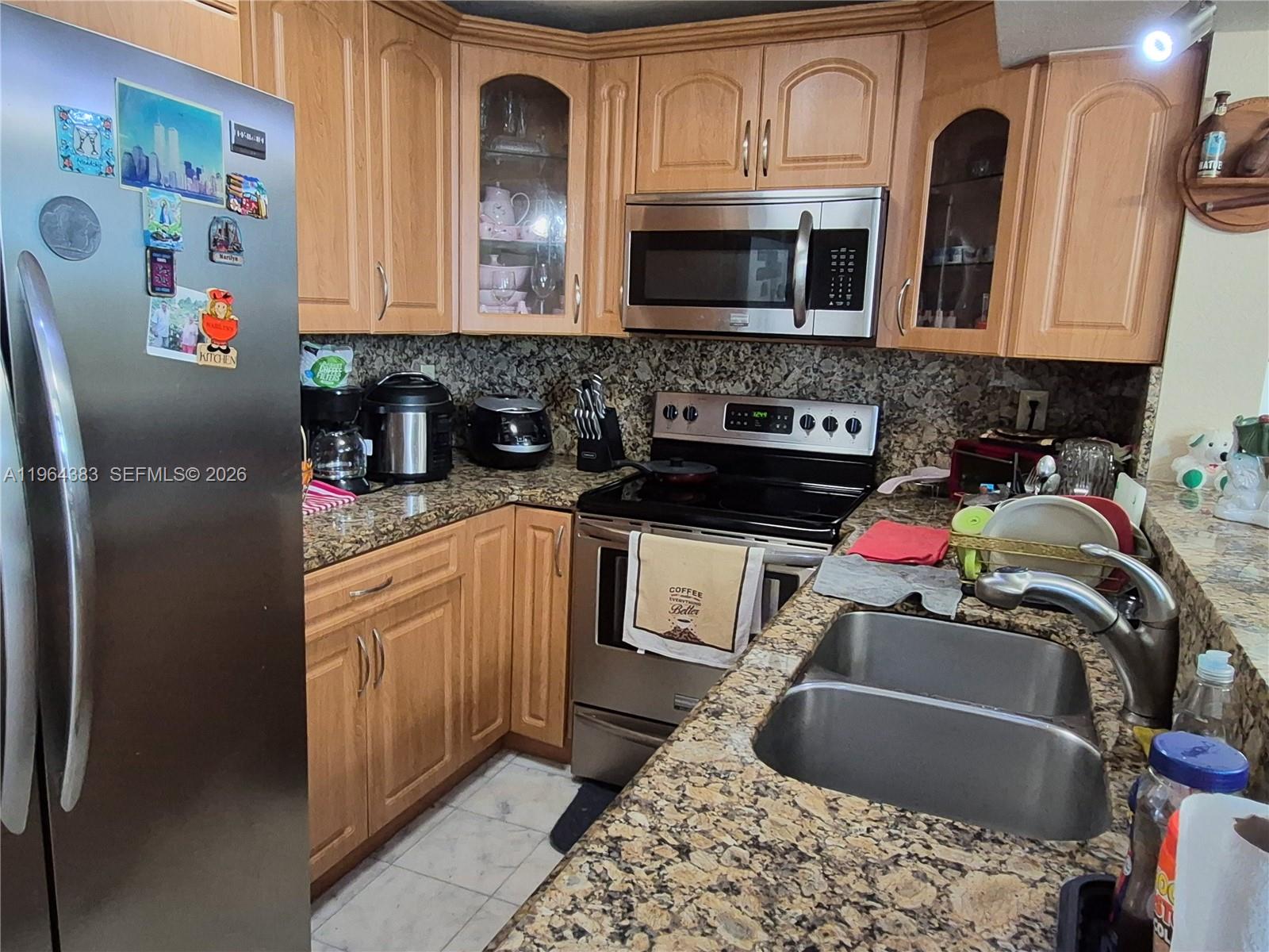 INTERNATIONAL PARK CONDO - Residential