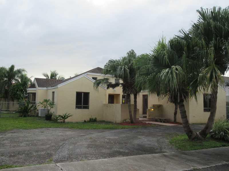 Location, Location, Location....  This 2B / 2B ranch style, single family home has a screened underground Jacuzzi area.  Property has a combination of flat tile roof and flat roof. Centrally located with easy access to main highways and just a stroll away  from schools, stores and shopping centers.  This is a FannieMae/HomePath Property.