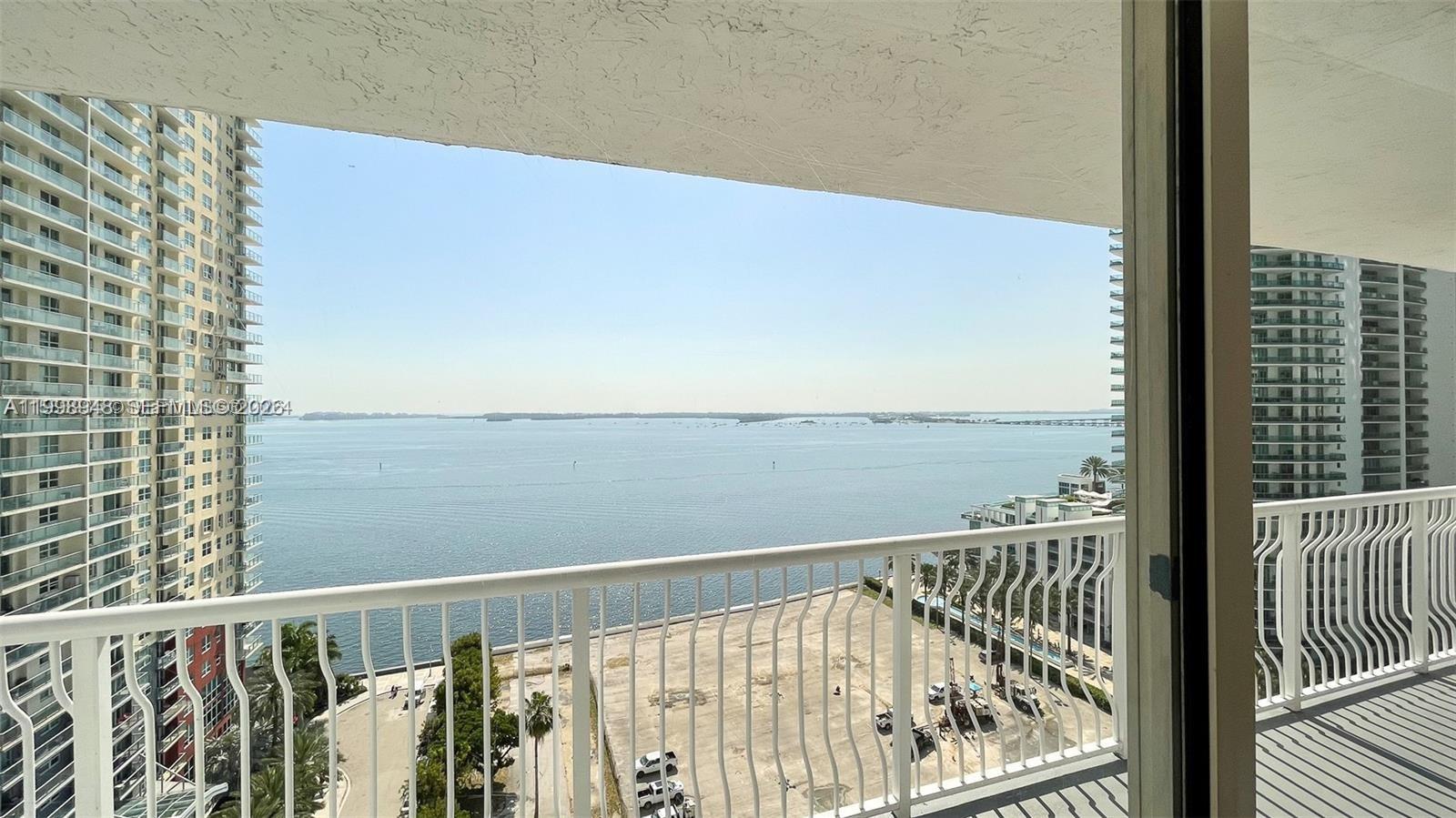 THE CLUB AT BRICKELL BAY - Residential