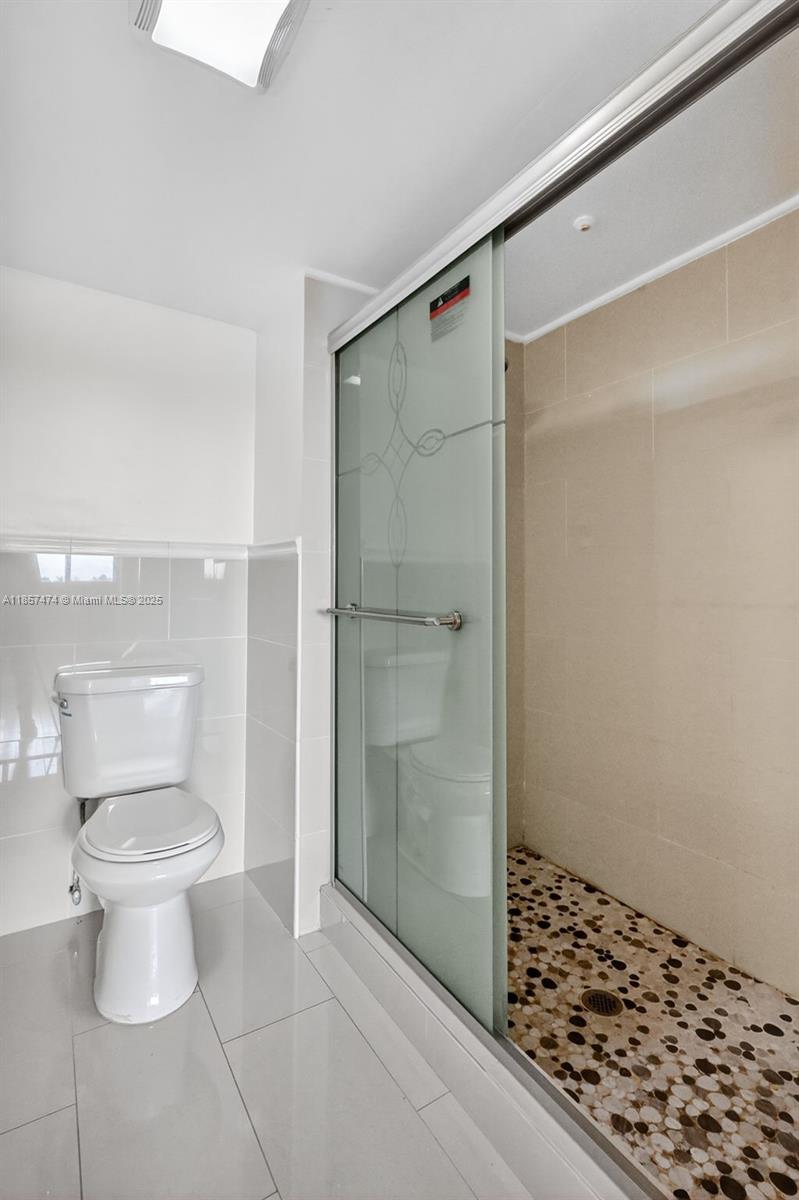 SUFFOLK AT CENTURY VILLAG - Residential Lease