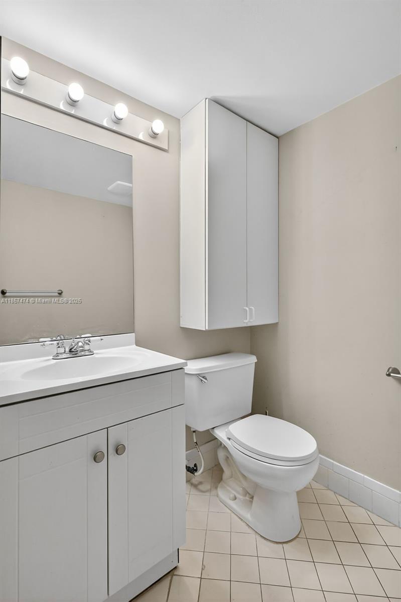 SUFFOLK AT CENTURY VILLAG - Residential Lease