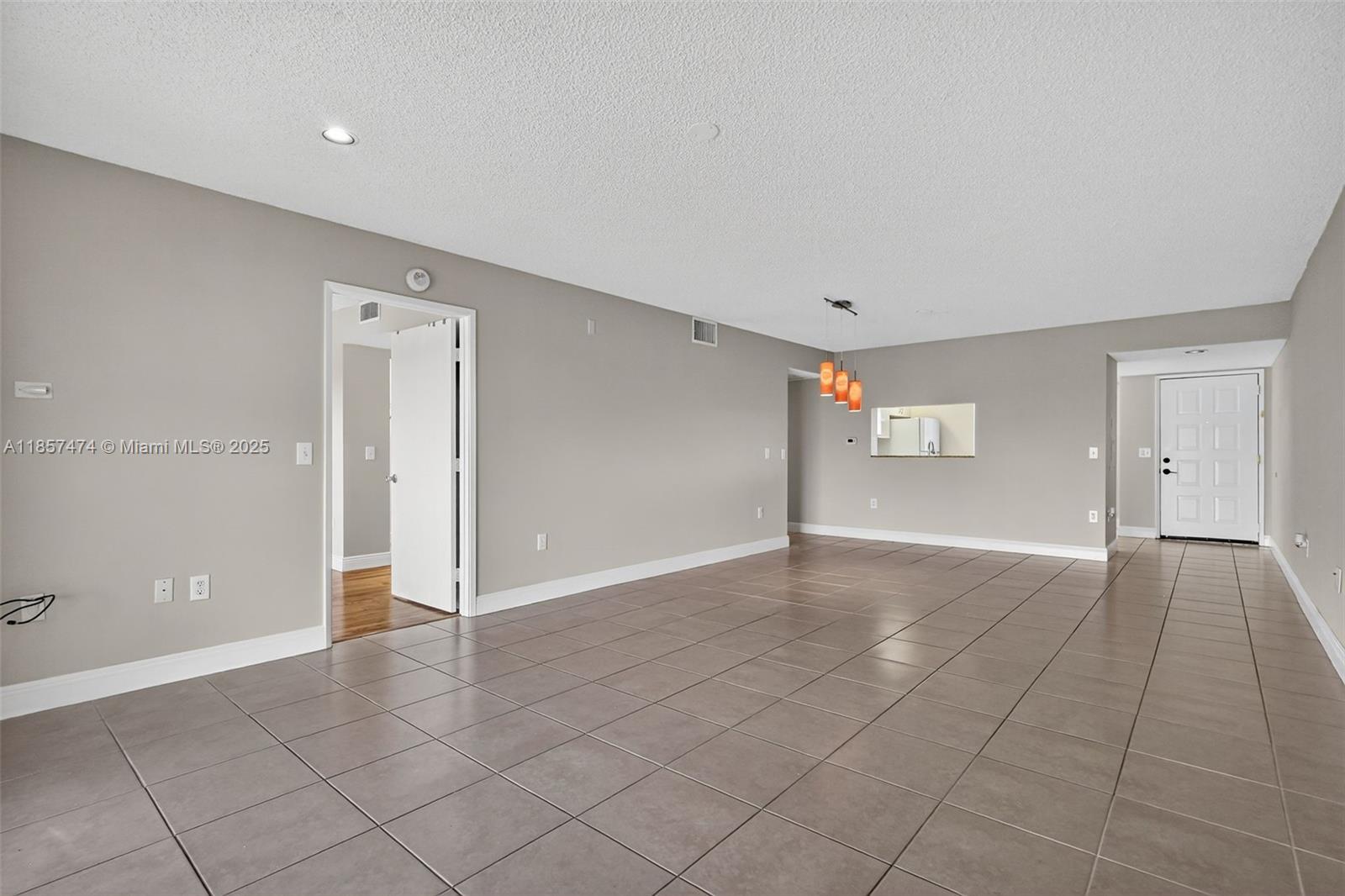 SUFFOLK AT CENTURY VILLAG - Residential Lease