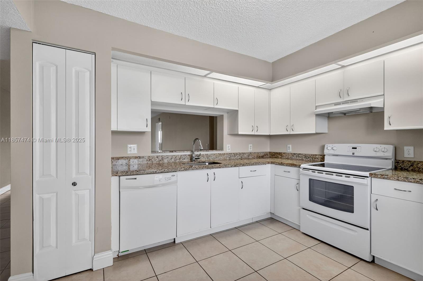 SUFFOLK AT CENTURY VILLAG - Residential Lease
