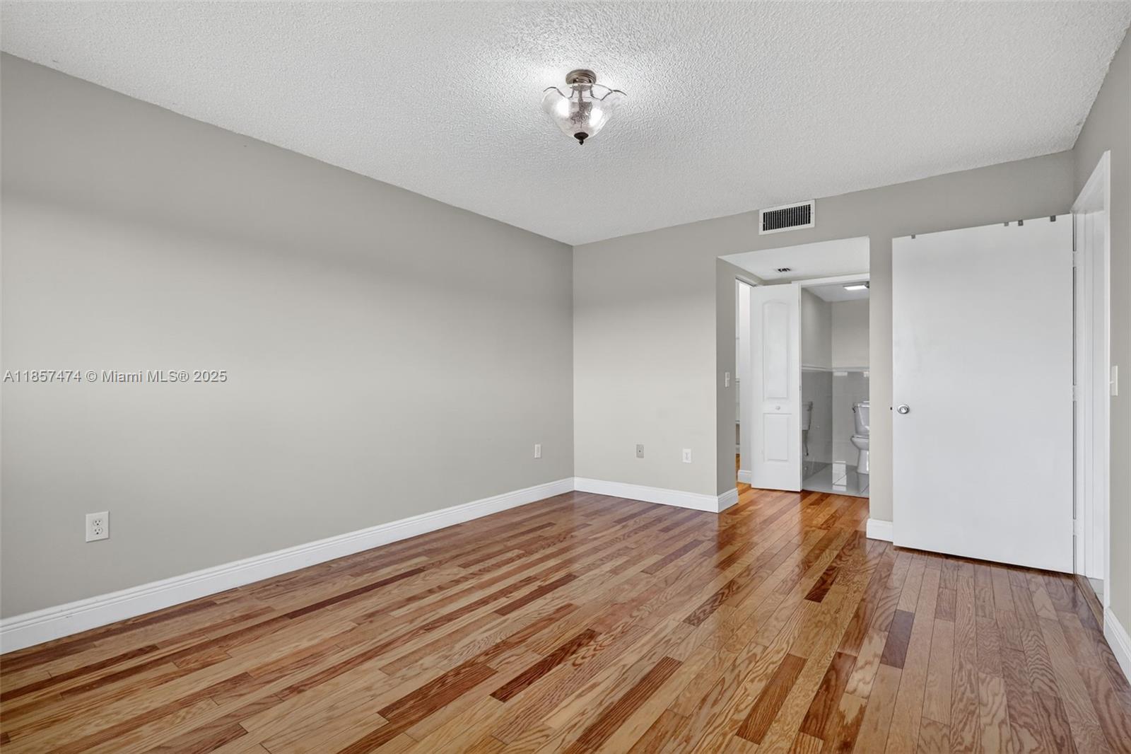 SUFFOLK AT CENTURY VILLAG - Residential Lease