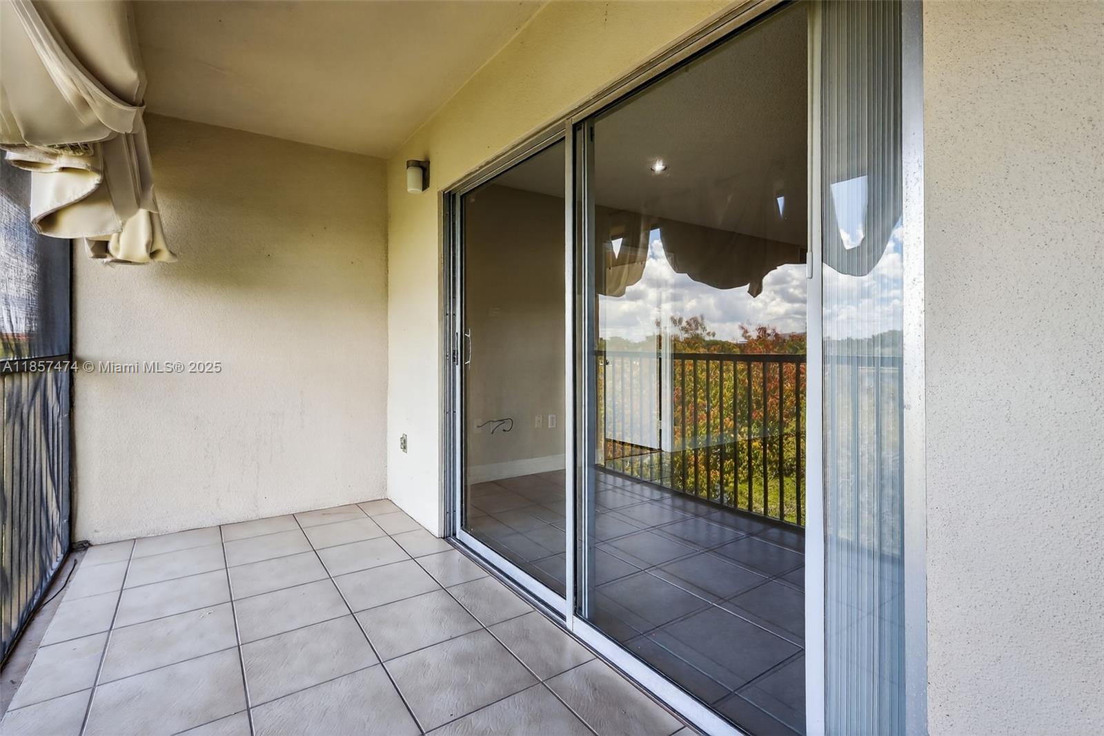 SUFFOLK AT CENTURY VILLAG - Residential Lease