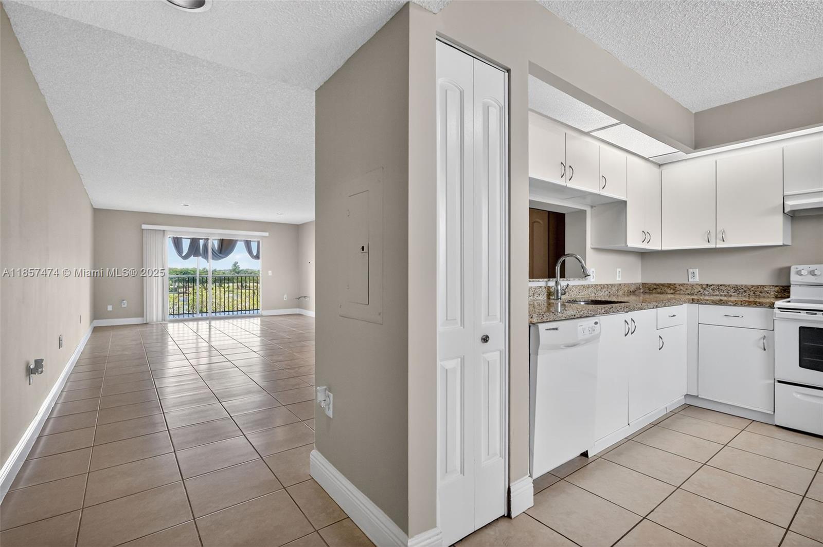 SUFFOLK AT CENTURY VILLAG - Residential Lease