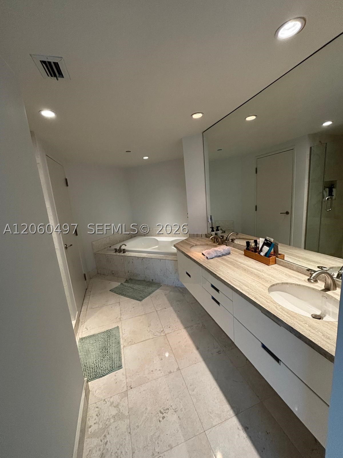 AZURE CONDO - Residential