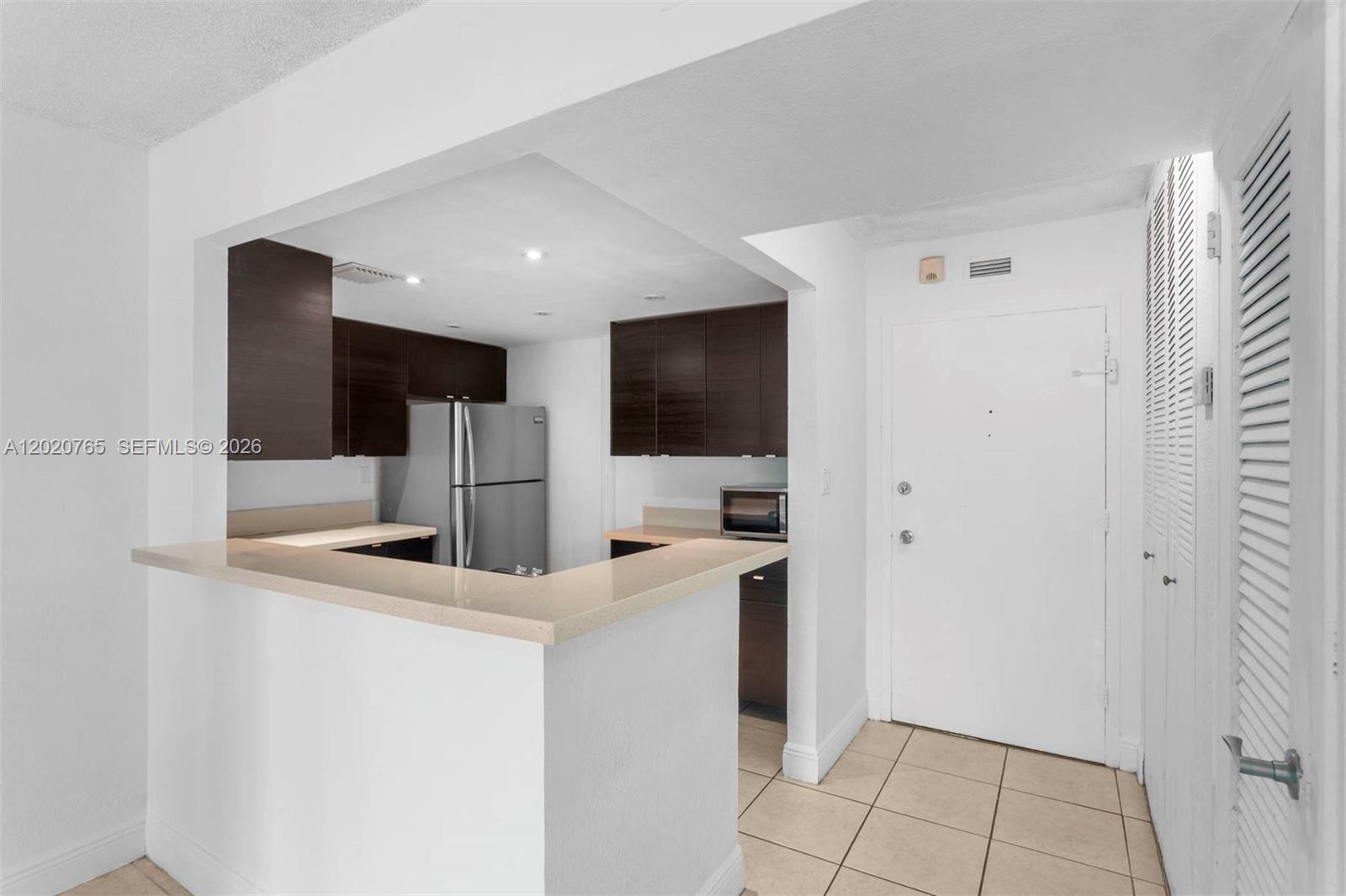 BAYVIEW PALMS CONDO - Residential Lease