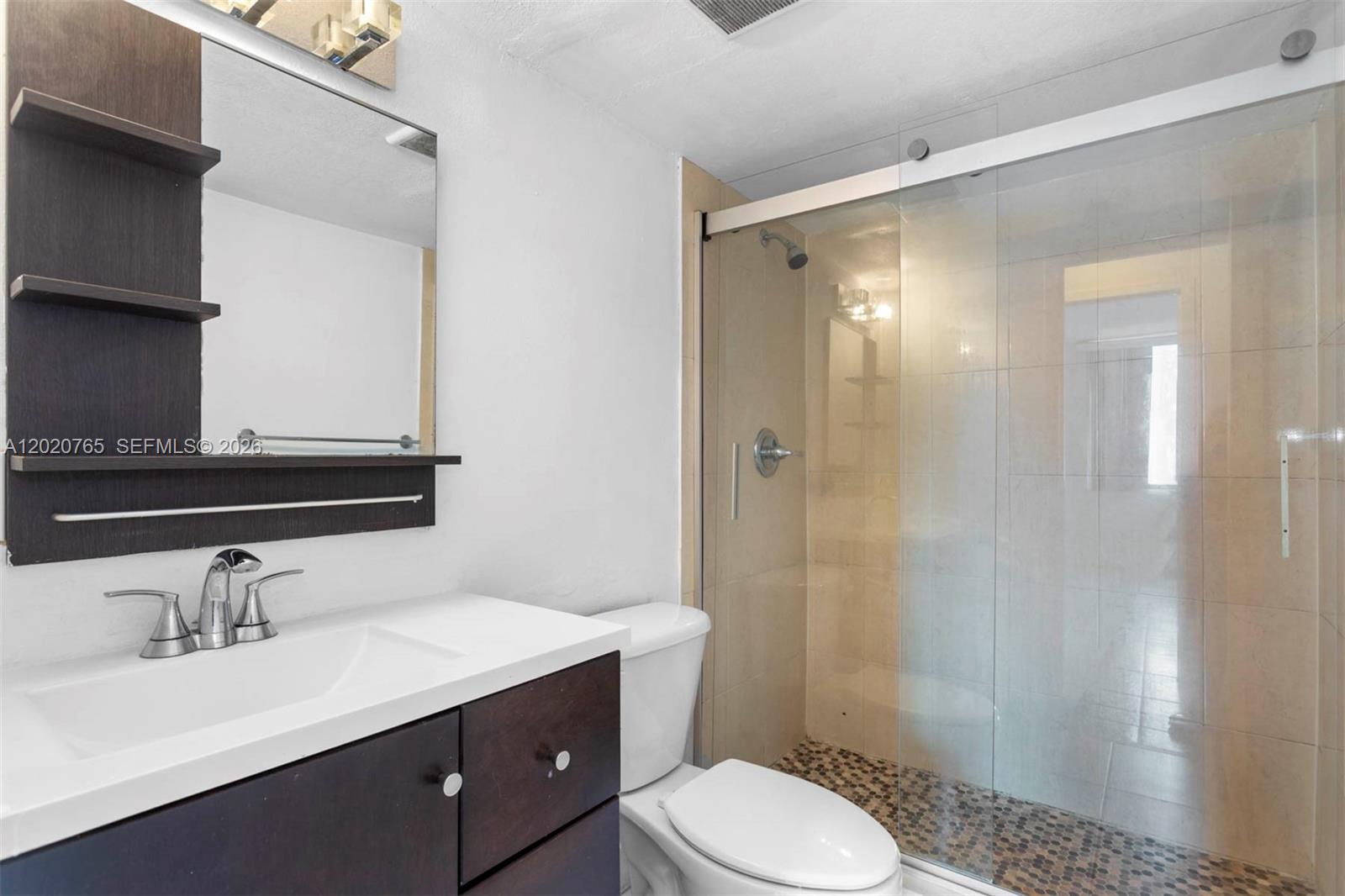 BAYVIEW PALMS CONDO - Residential Lease