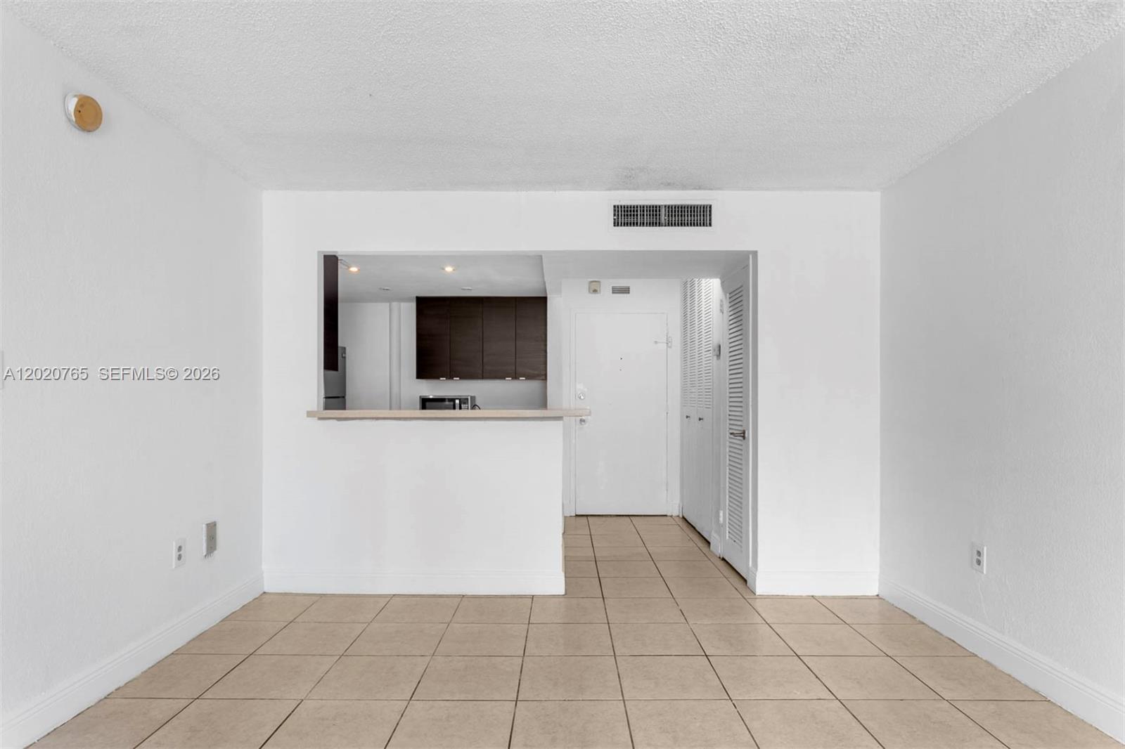 BAYVIEW PALMS CONDO - Residential Lease