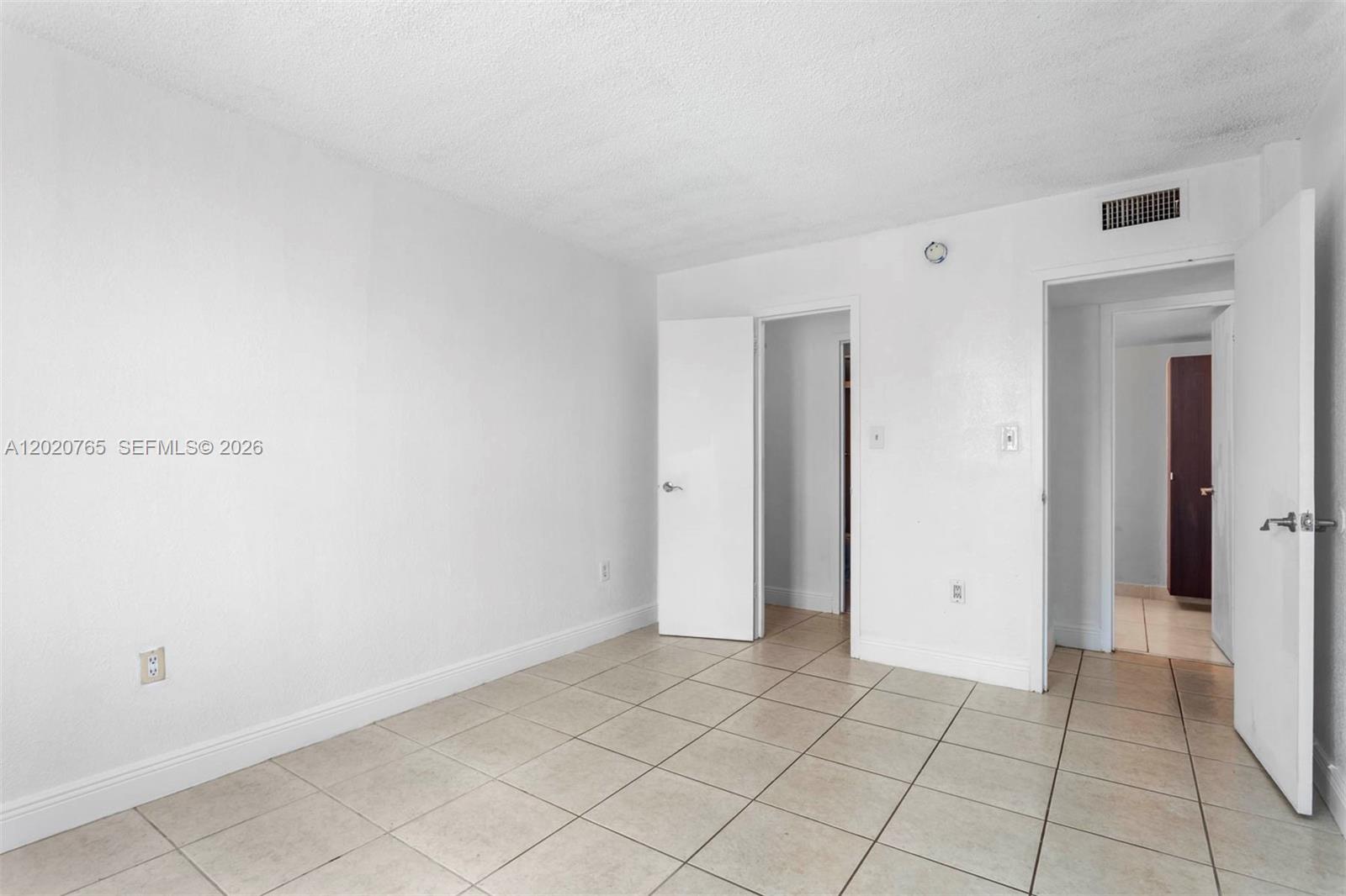 BAYVIEW PALMS CONDO - Residential Lease