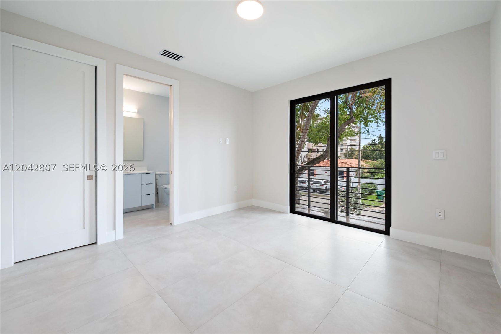 AMND MIAMI SUBURBAN ACRES - Residential