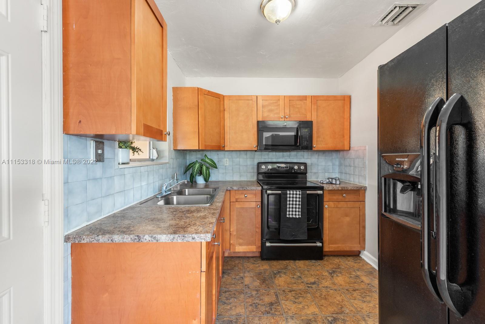 WOODLAND PARK AMD PLAT - Residential Lease