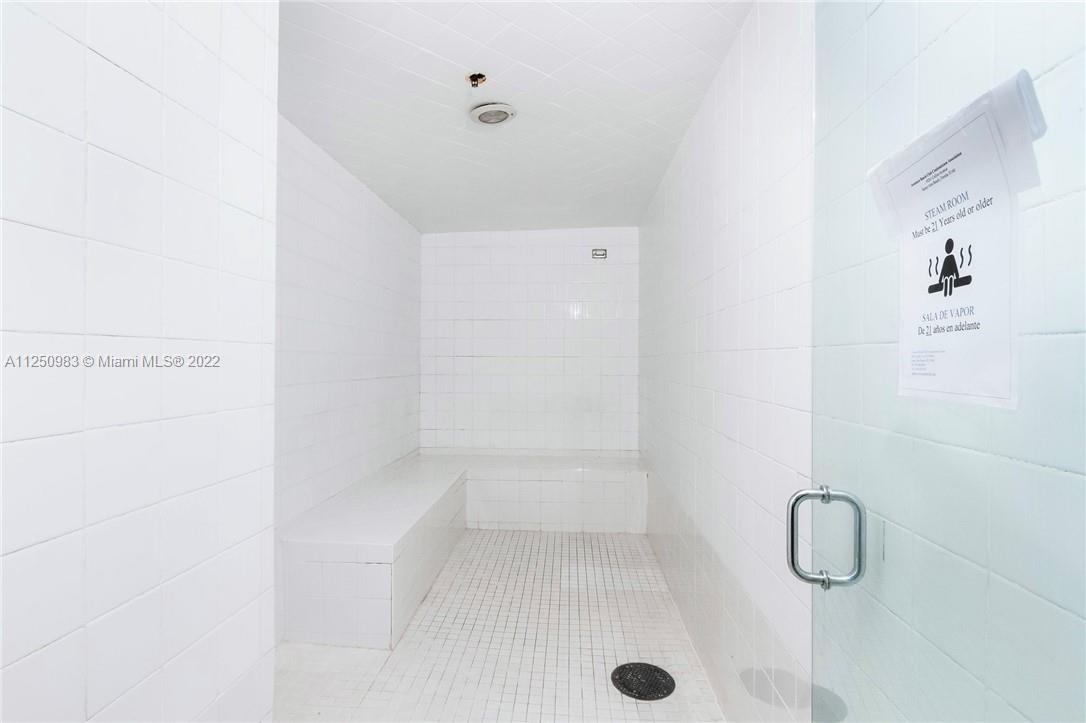THE AVENTURA BEACH CLUB C - Residential