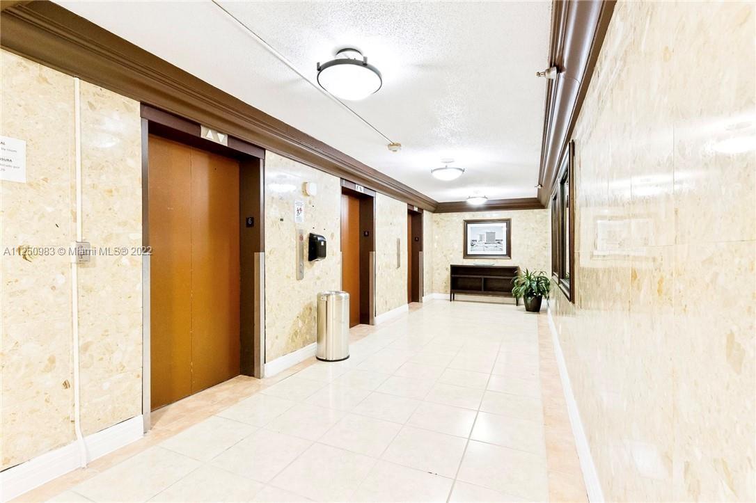 THE AVENTURA BEACH CLUB C - Residential