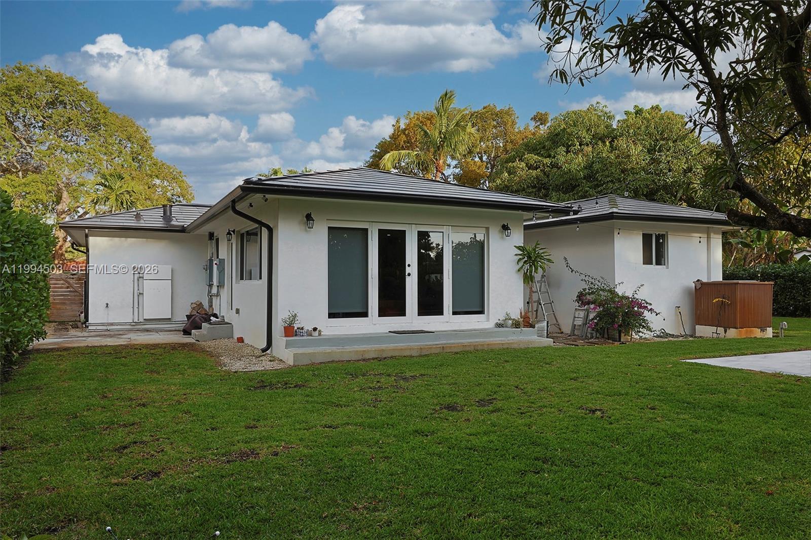 SHORELAND HEIGHTS - Residential