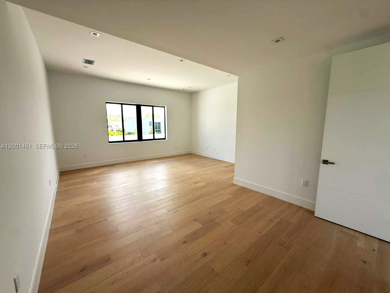WESTON ESTATES - Residential