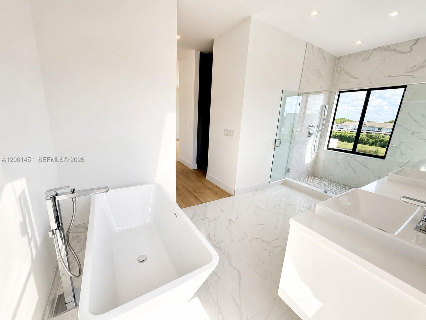 WESTON ESTATES - Residential