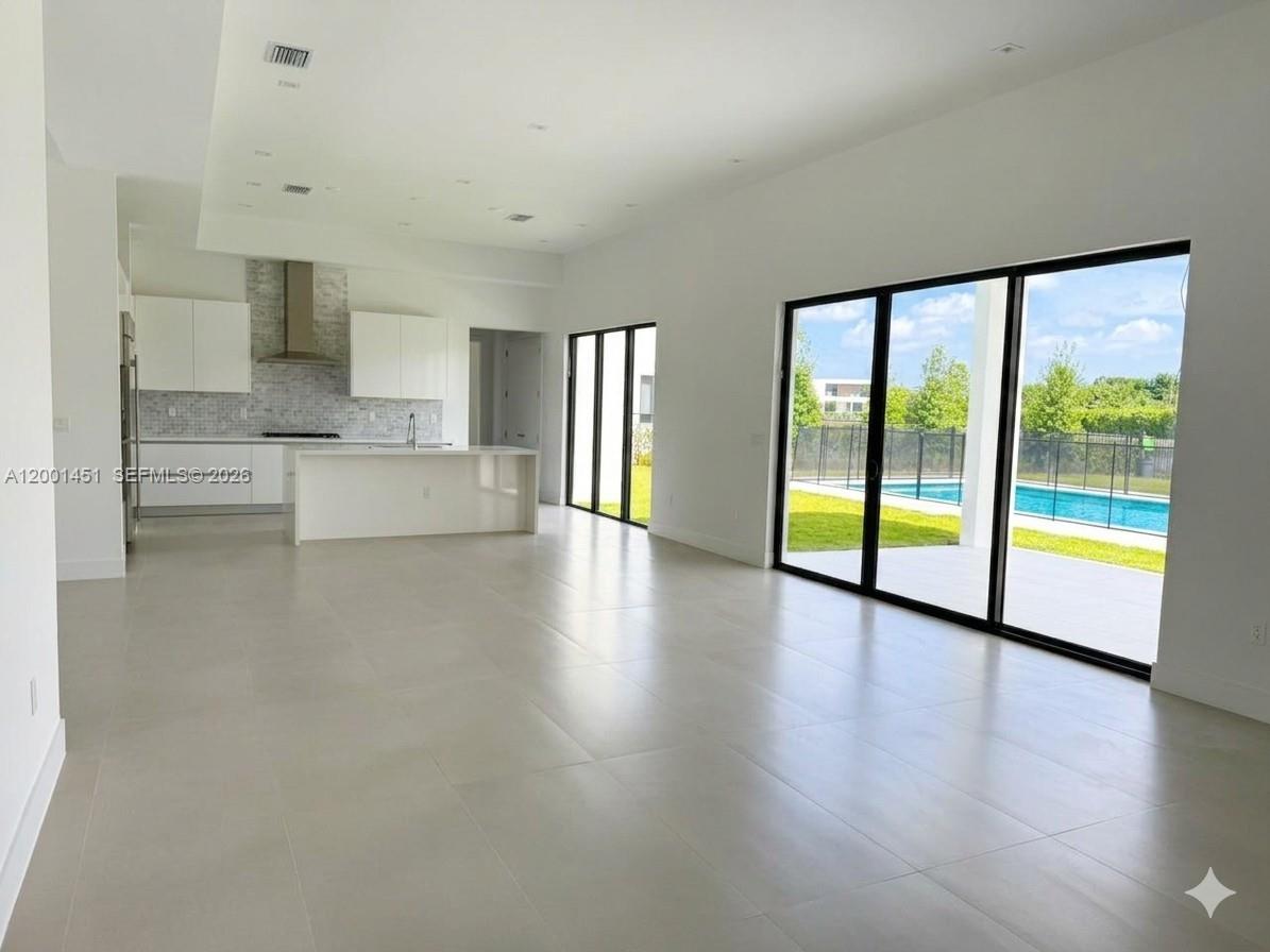 WESTON ESTATES - Residential