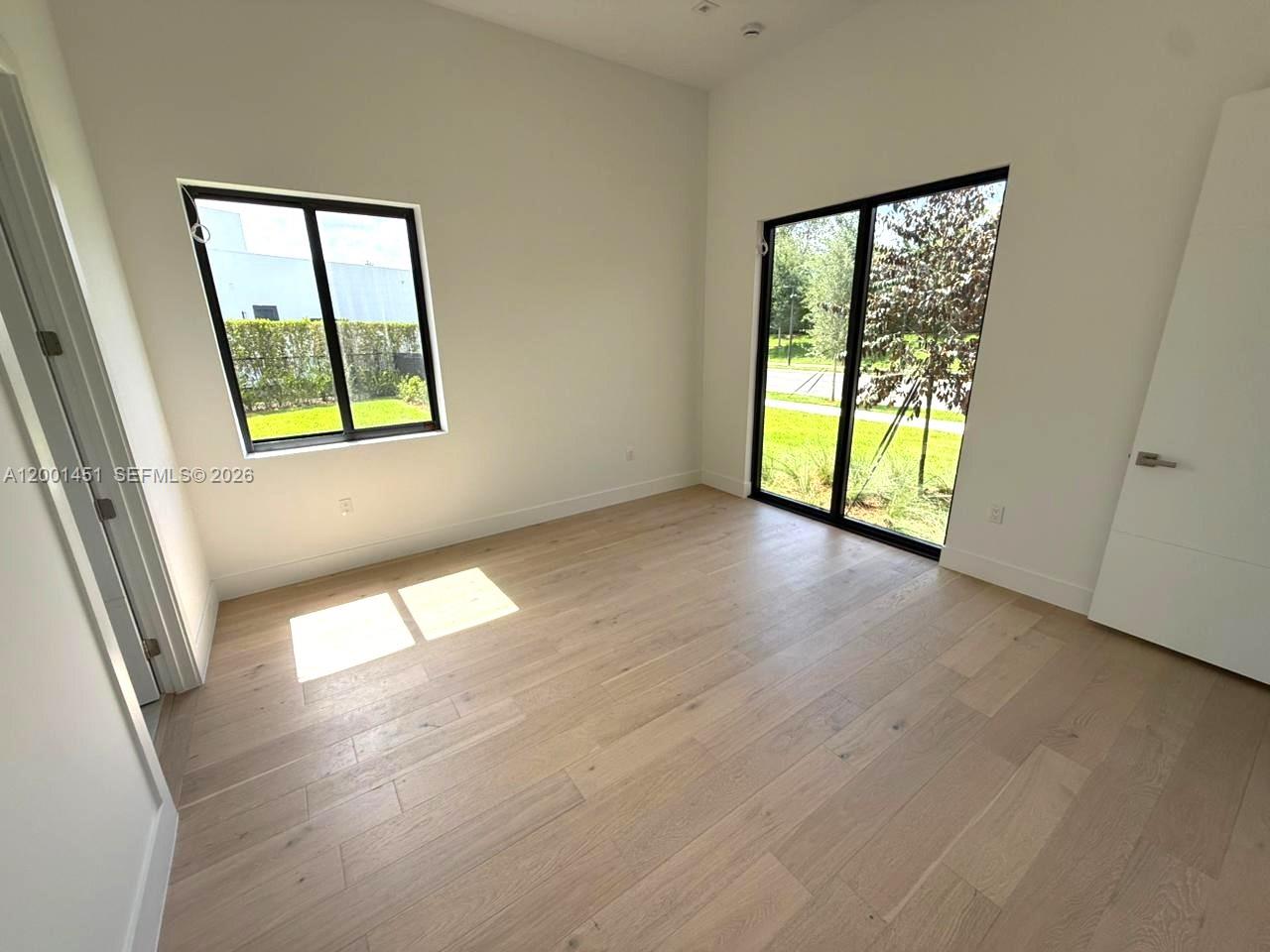 WESTON ESTATES - Residential