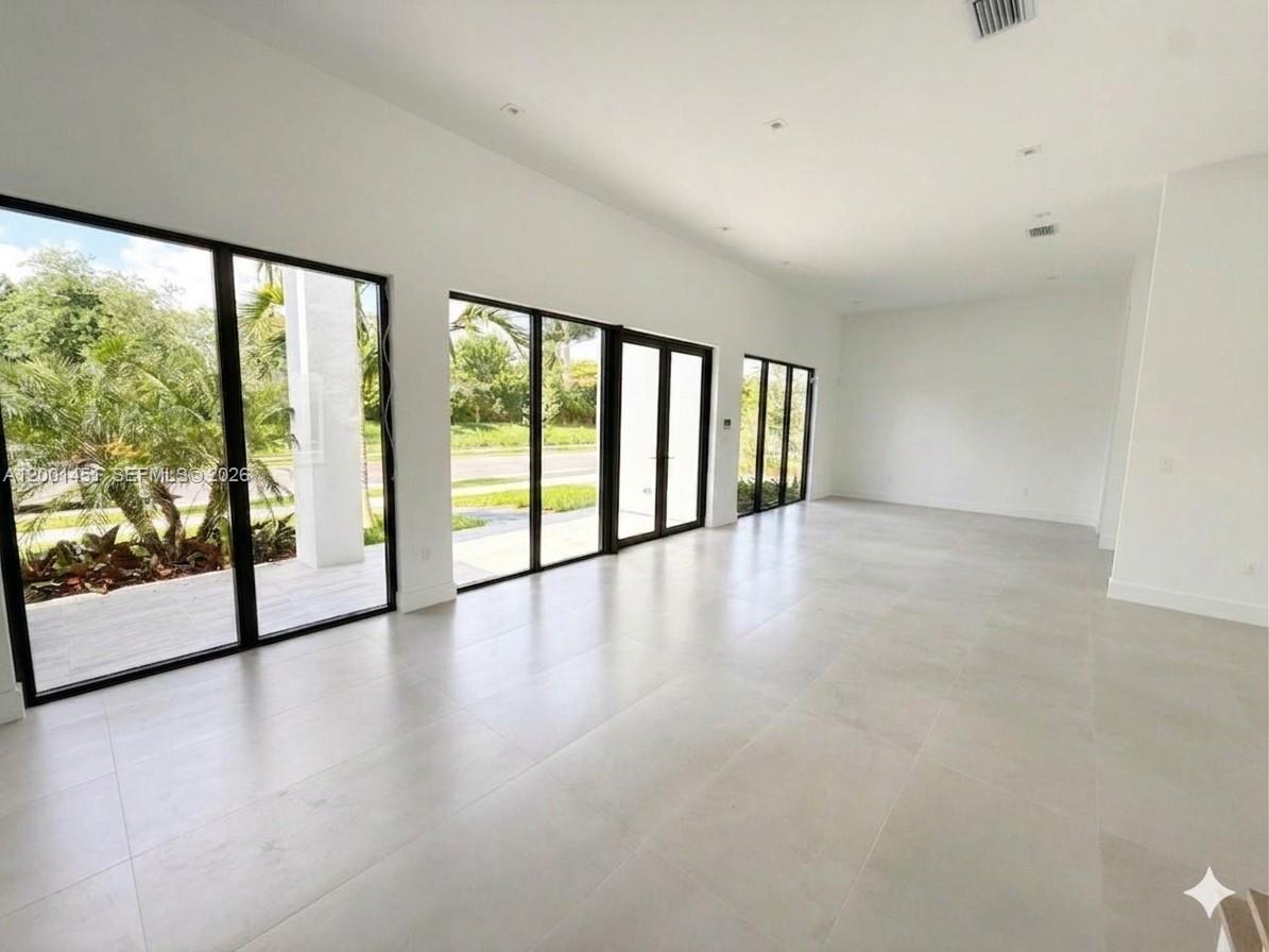 WESTON ESTATES - Residential