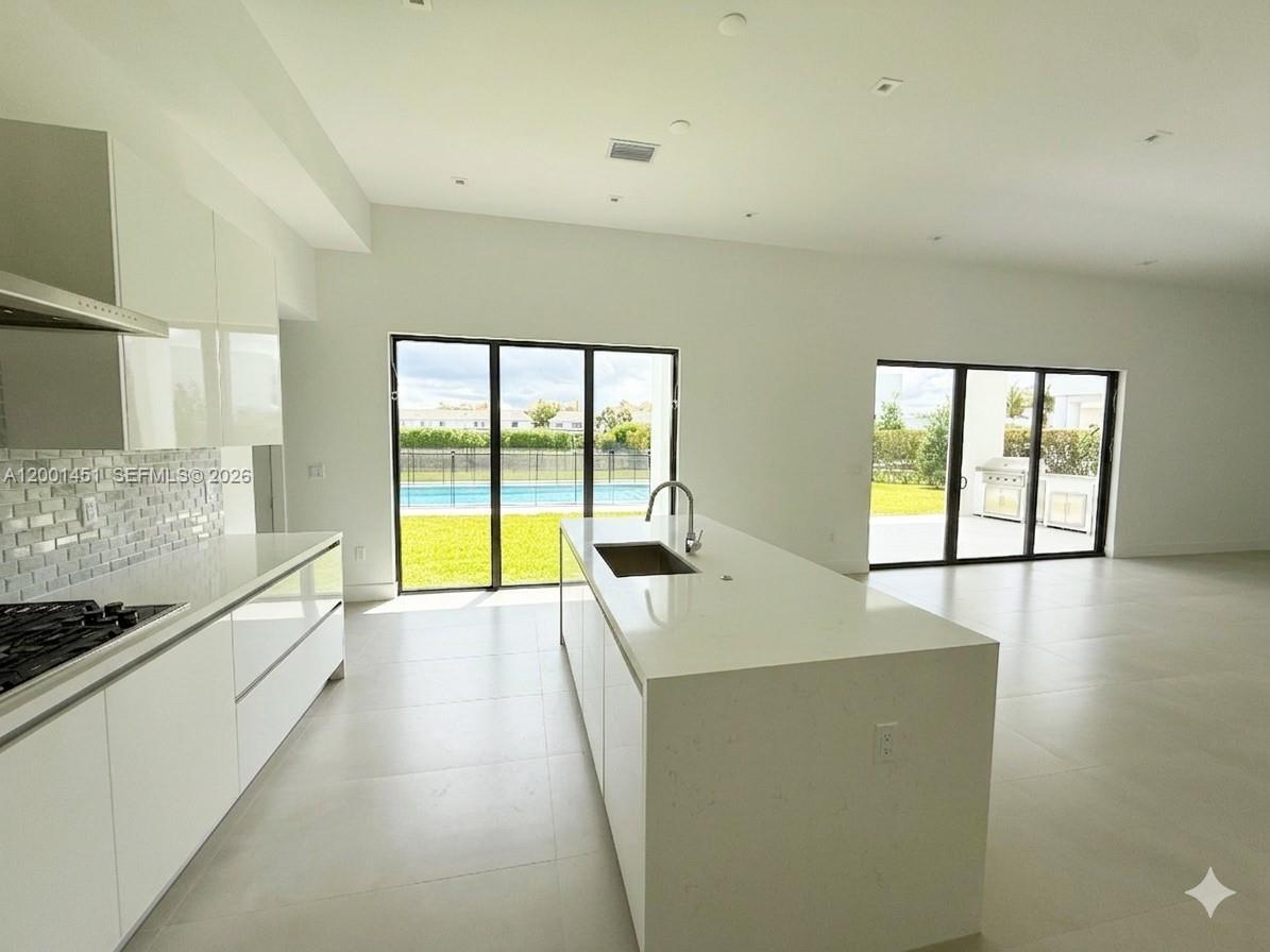 WESTON ESTATES - Residential