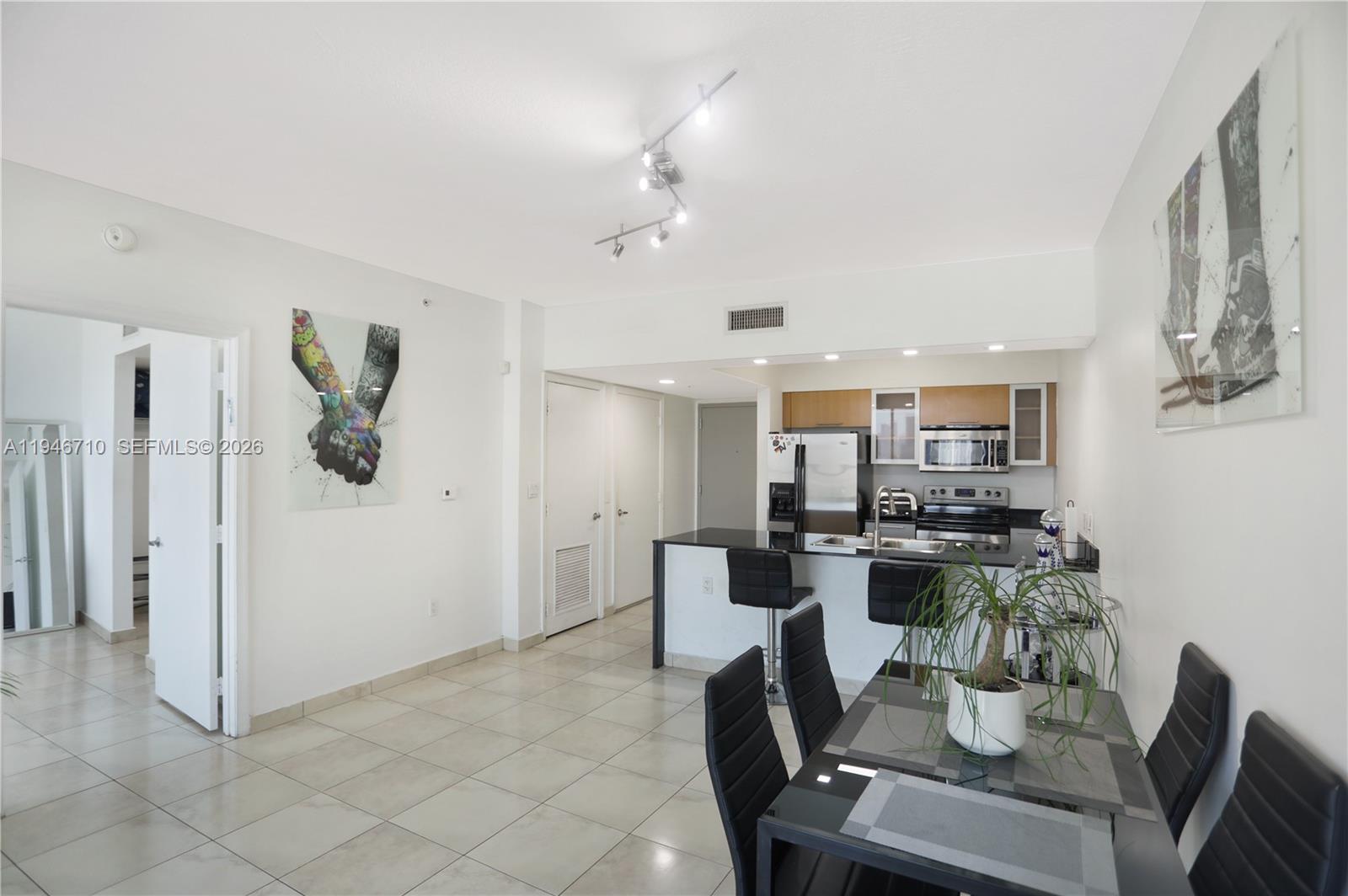 OPERA TOWER CONDO - Residential