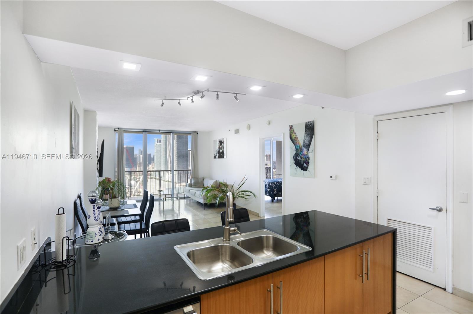 OPERA TOWER CONDO - Residential