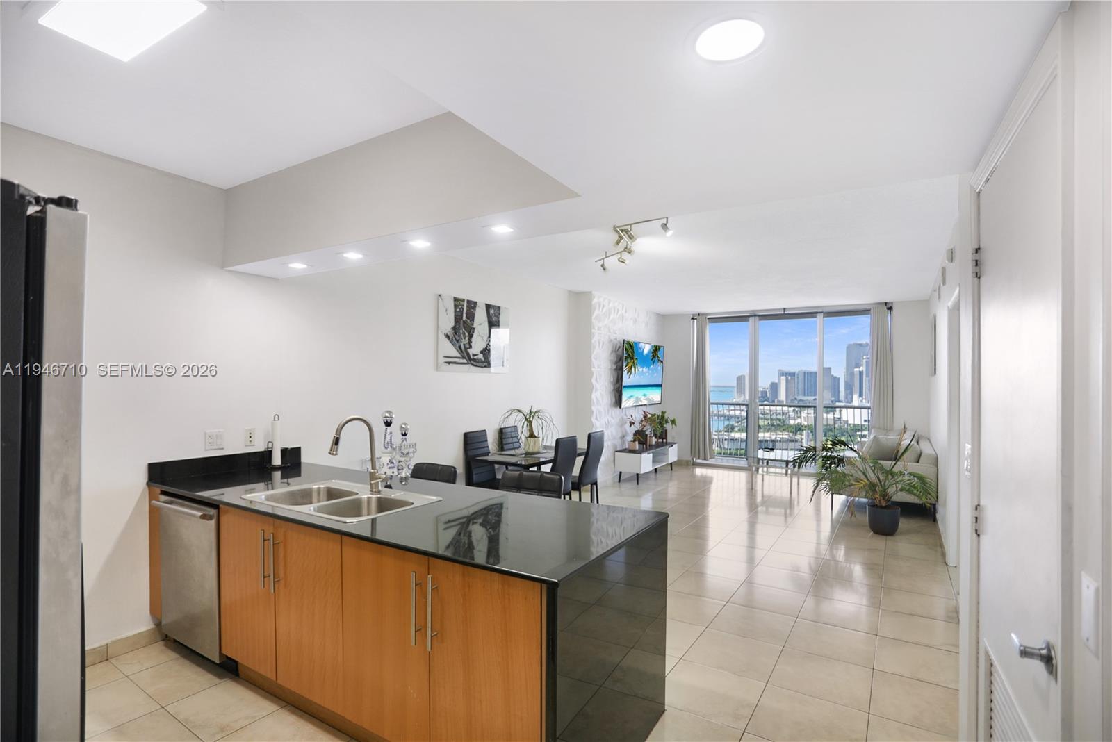 OPERA TOWER CONDO - Residential