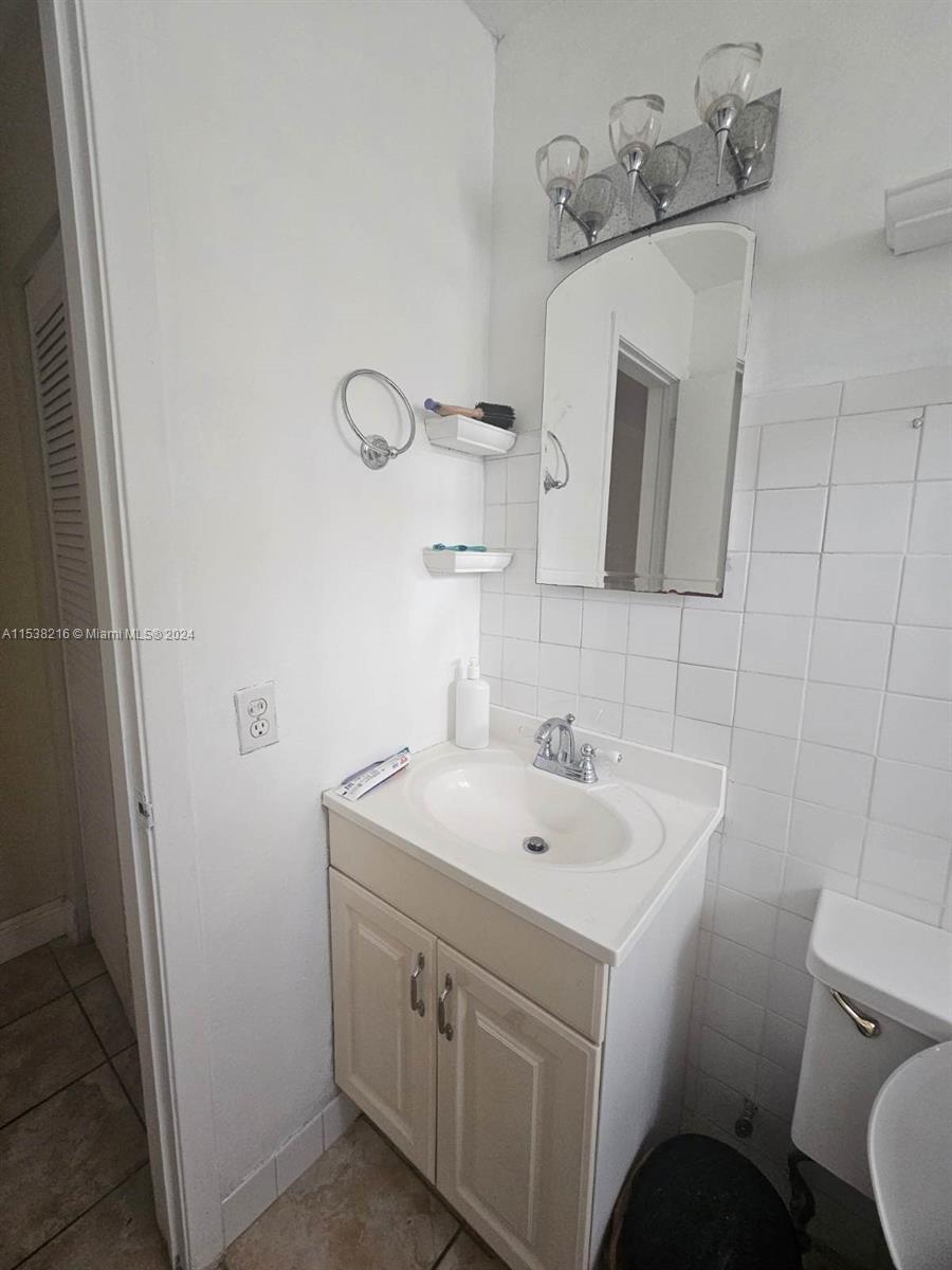 COCO PALM CONDO - Residential Lease