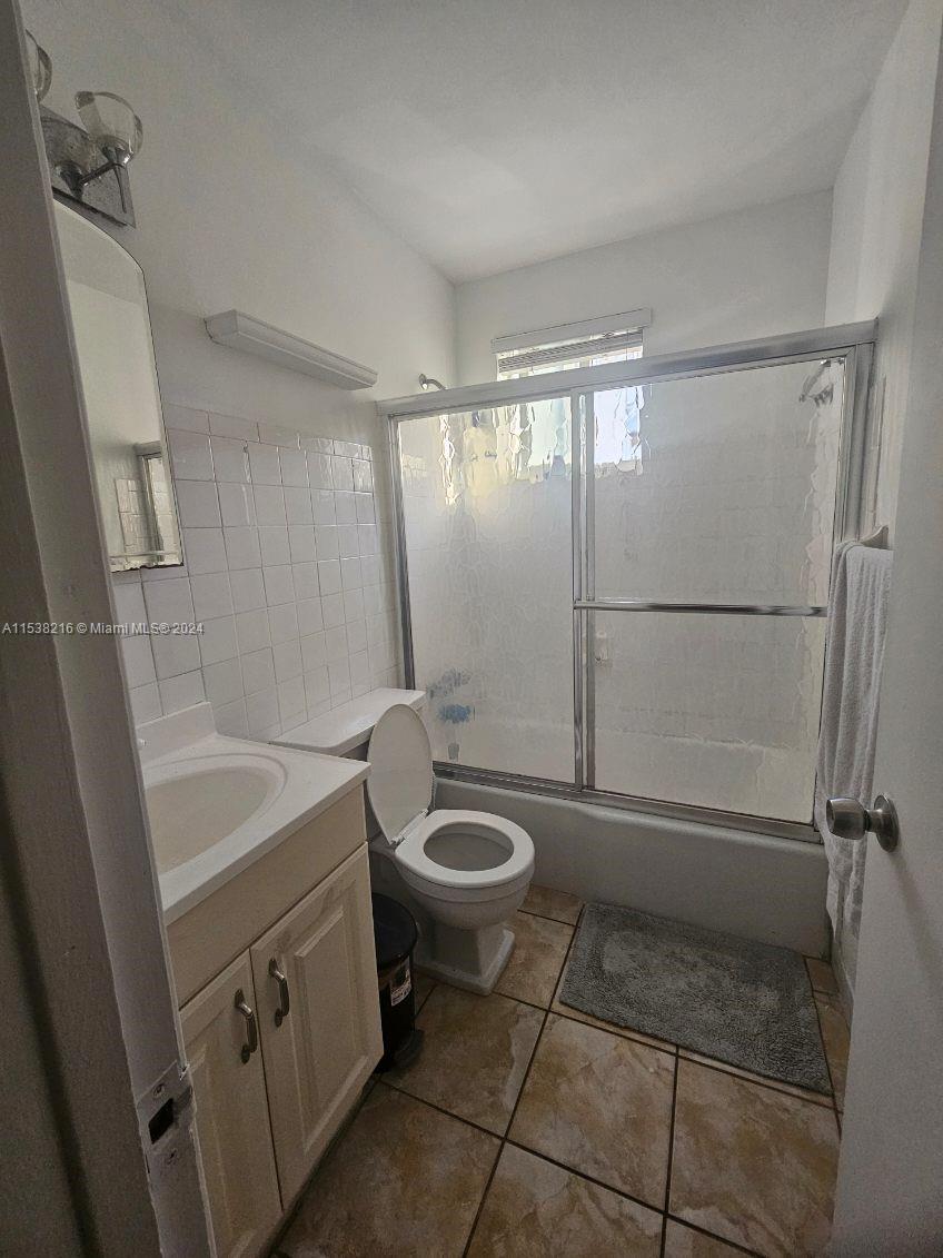 COCO PALM CONDO - Residential Lease