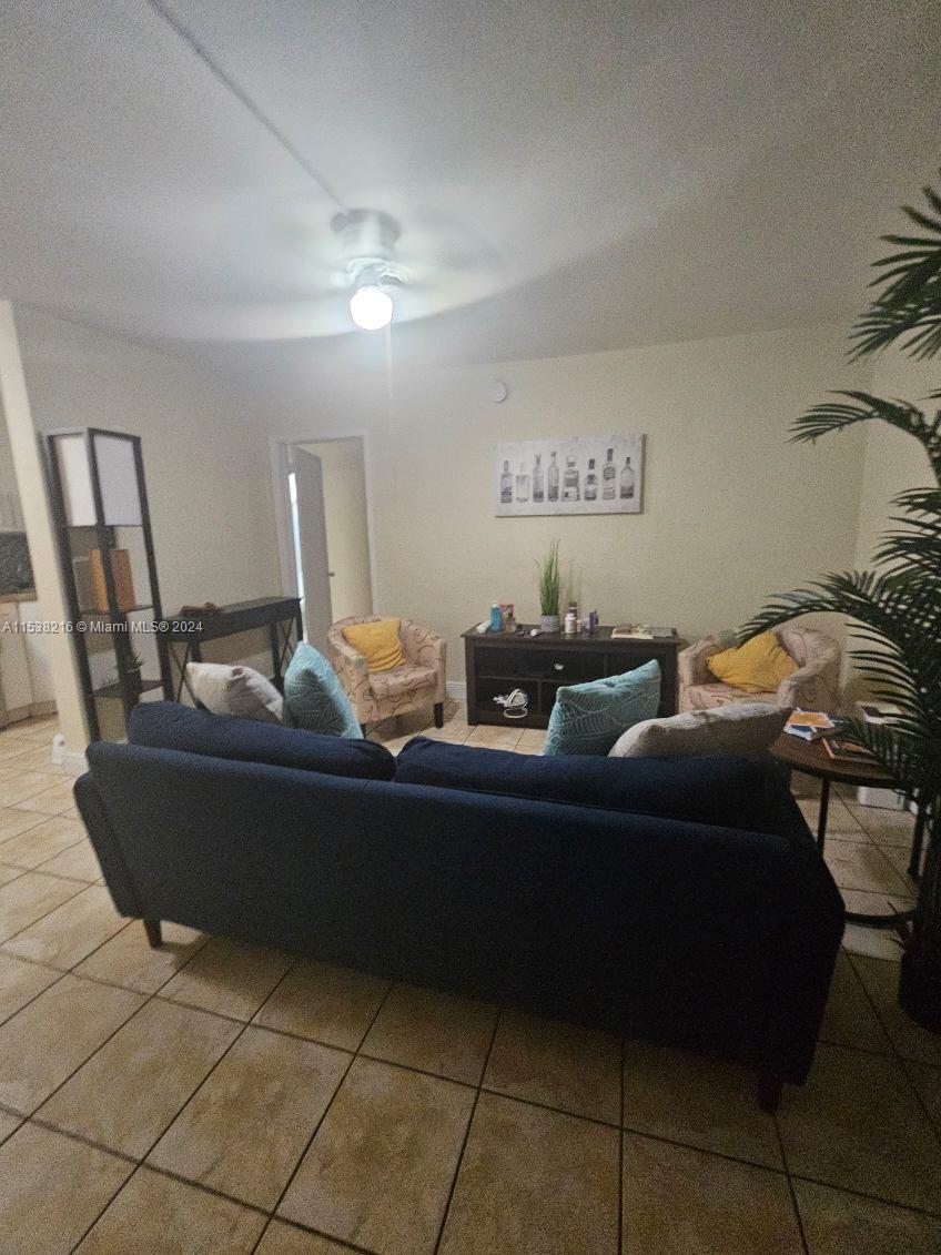 COCO PALM CONDO - Residential Lease