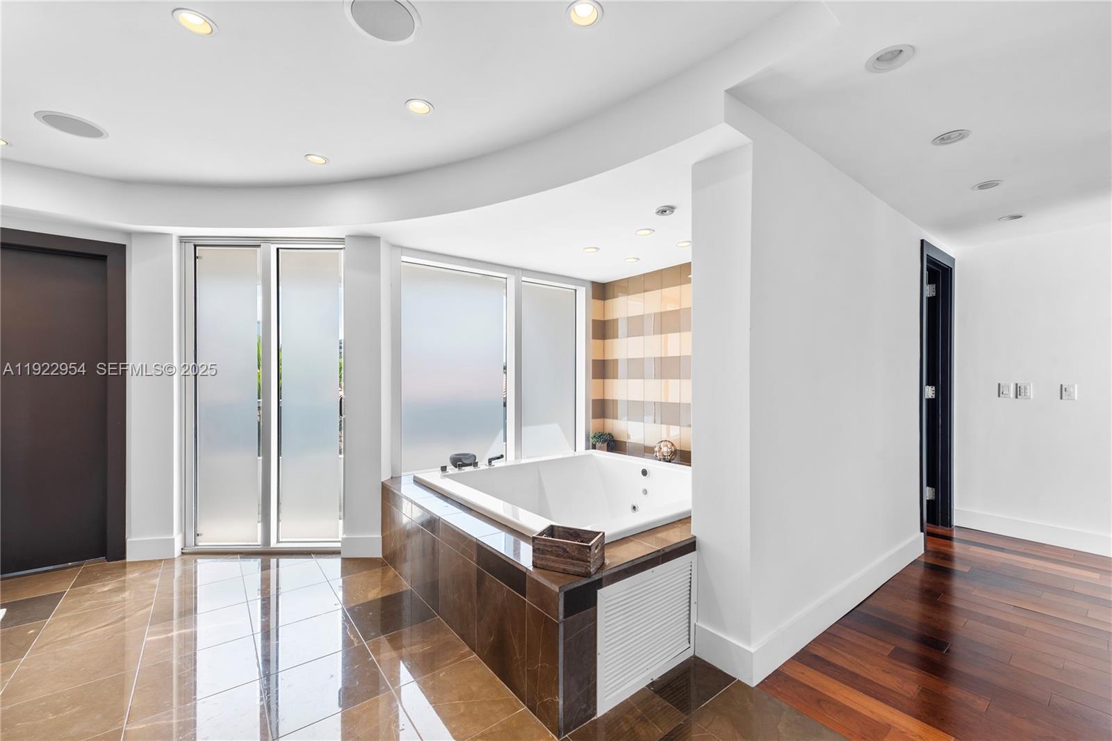 EASTERN SHORES 1ST ADDN - Residential
