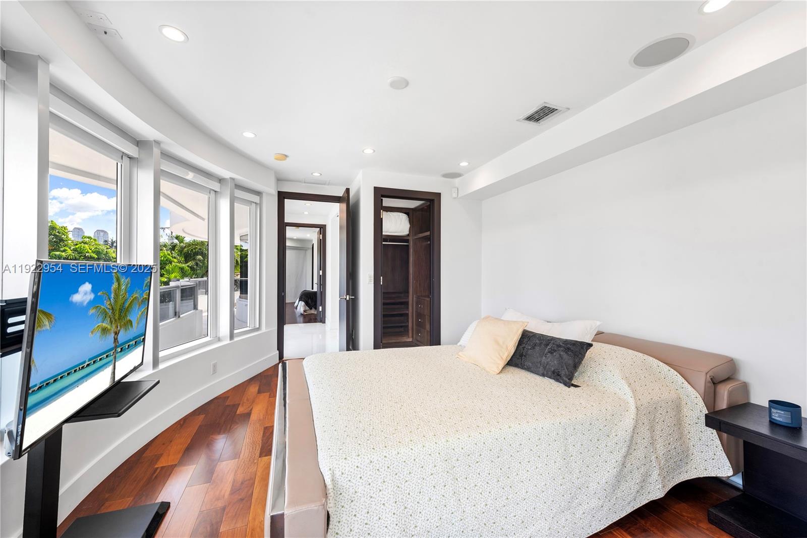 EASTERN SHORES 1ST ADDN - Residential