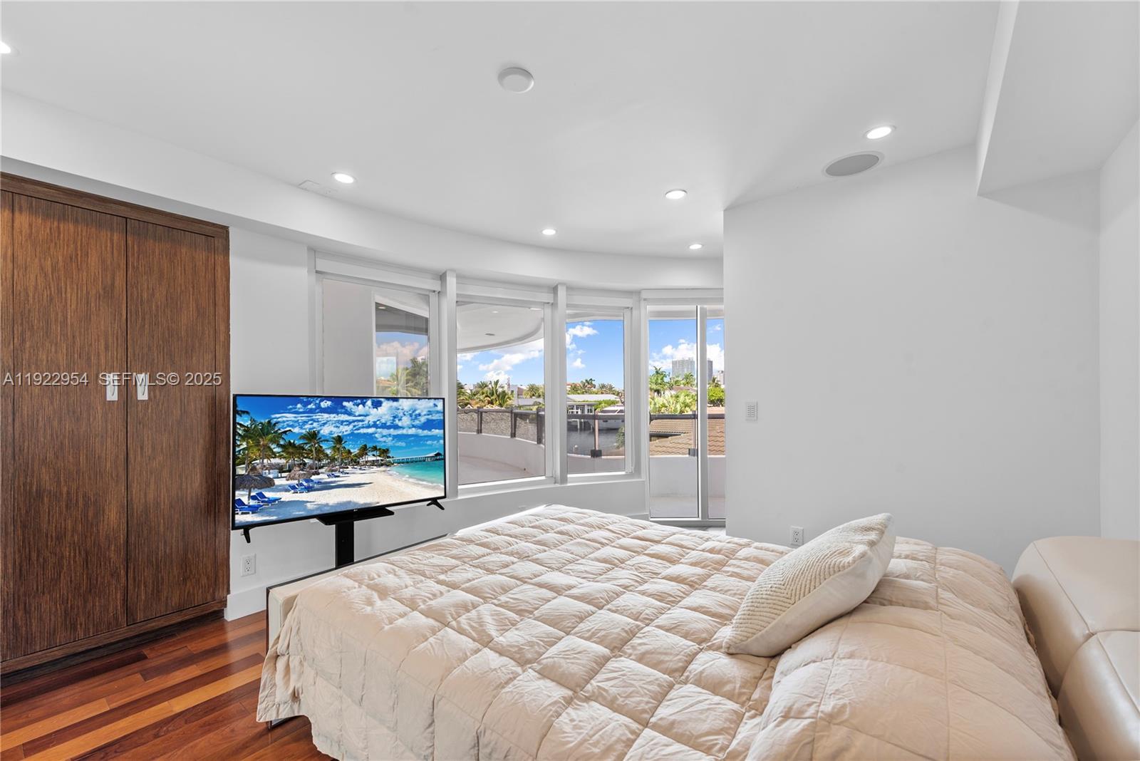 EASTERN SHORES 1ST ADDN - Residential