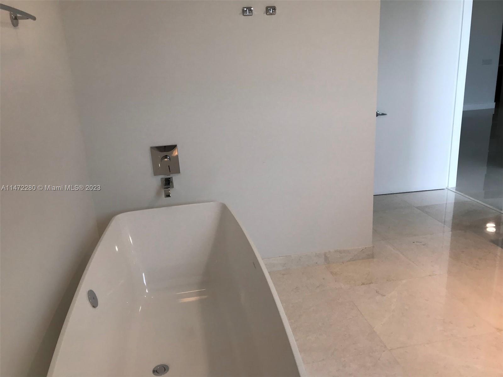 MARINA PALMS RESIDENCES S - Residential Lease