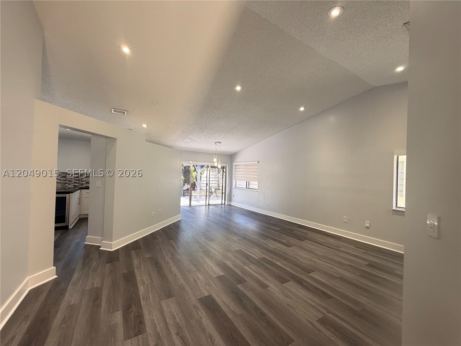 WEITZER COUNTRY HOMES - Residential Lease