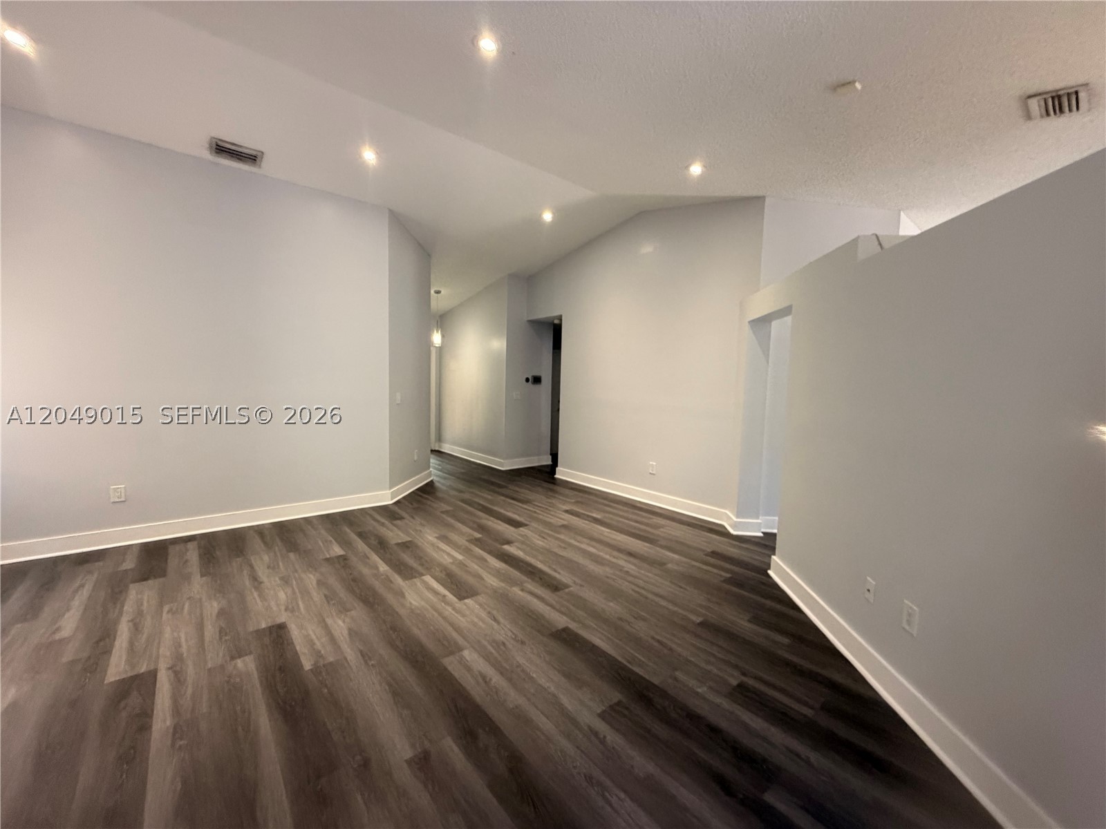 WEITZER COUNTRY HOMES - Residential Lease