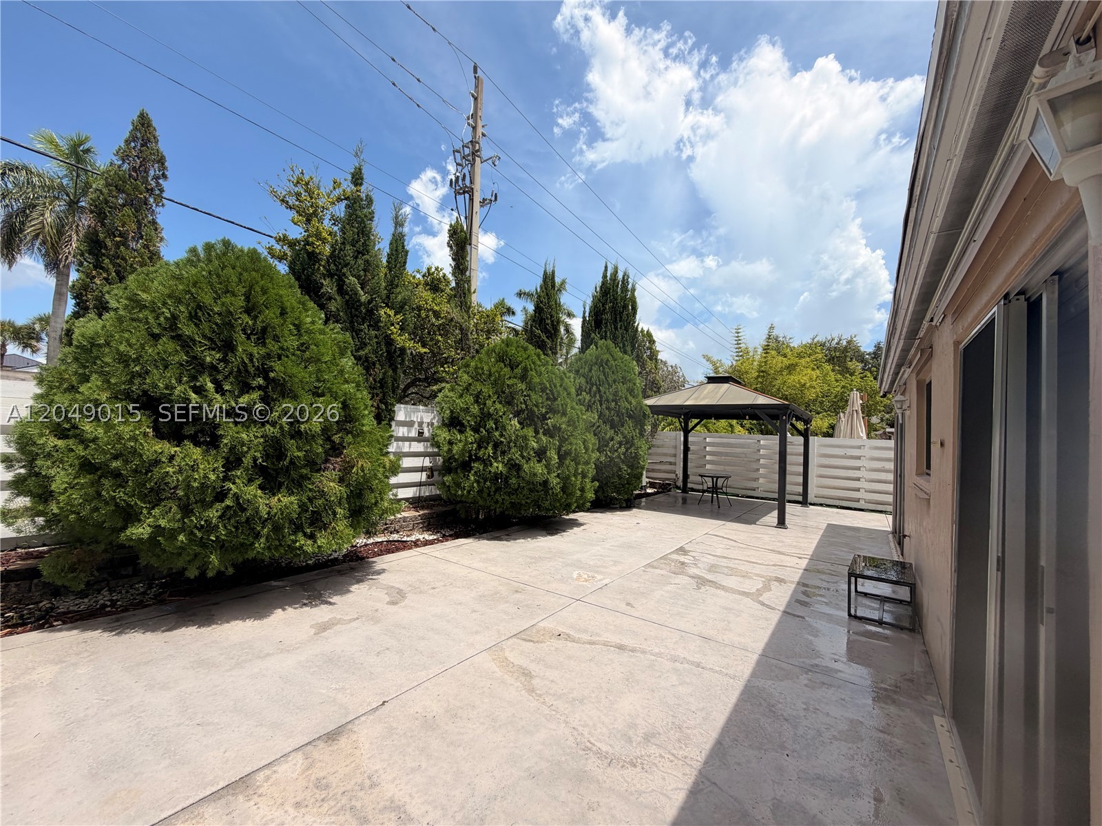 WEITZER COUNTRY HOMES - Residential Lease