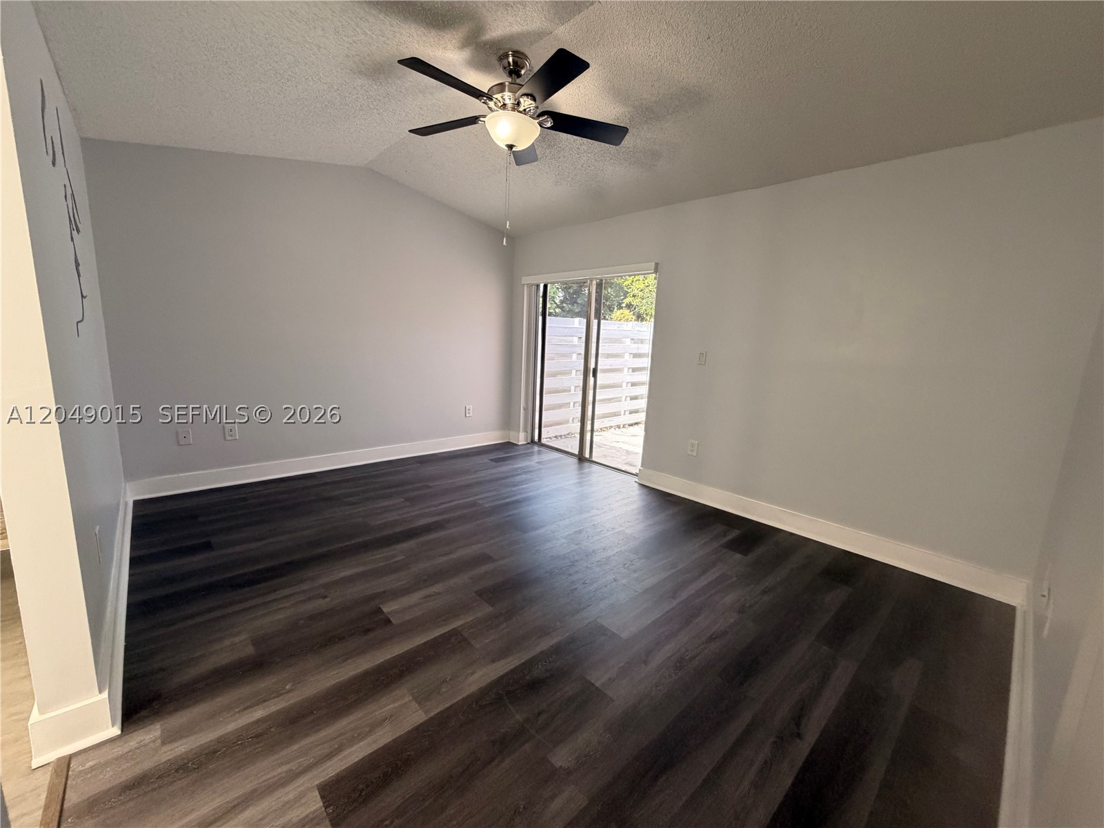 WEITZER COUNTRY HOMES - Residential Lease