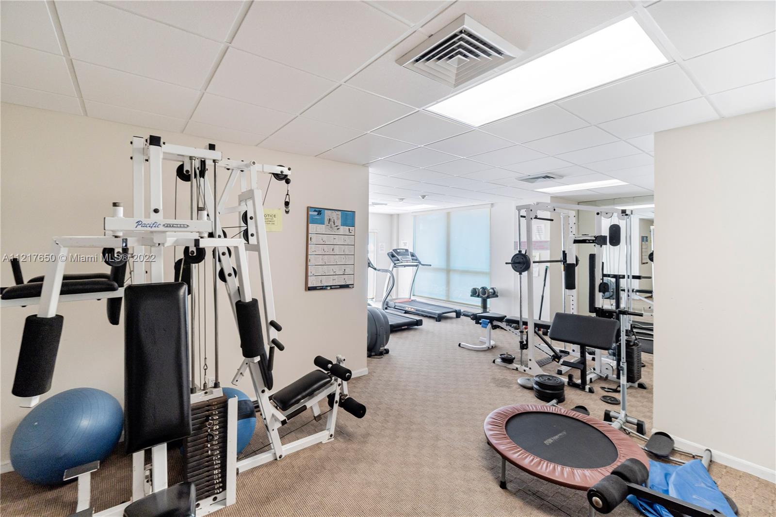 RUNAWAY BAY CONDO - Residential Lease