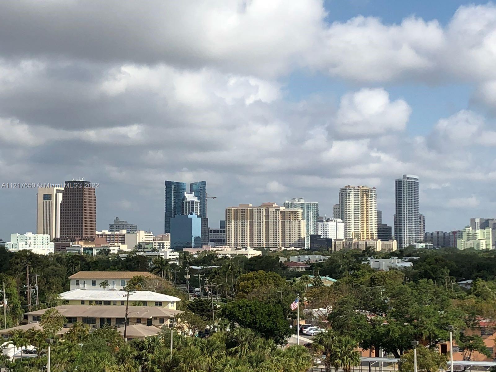 RUNAWAY BAY CONDO - Residential Lease