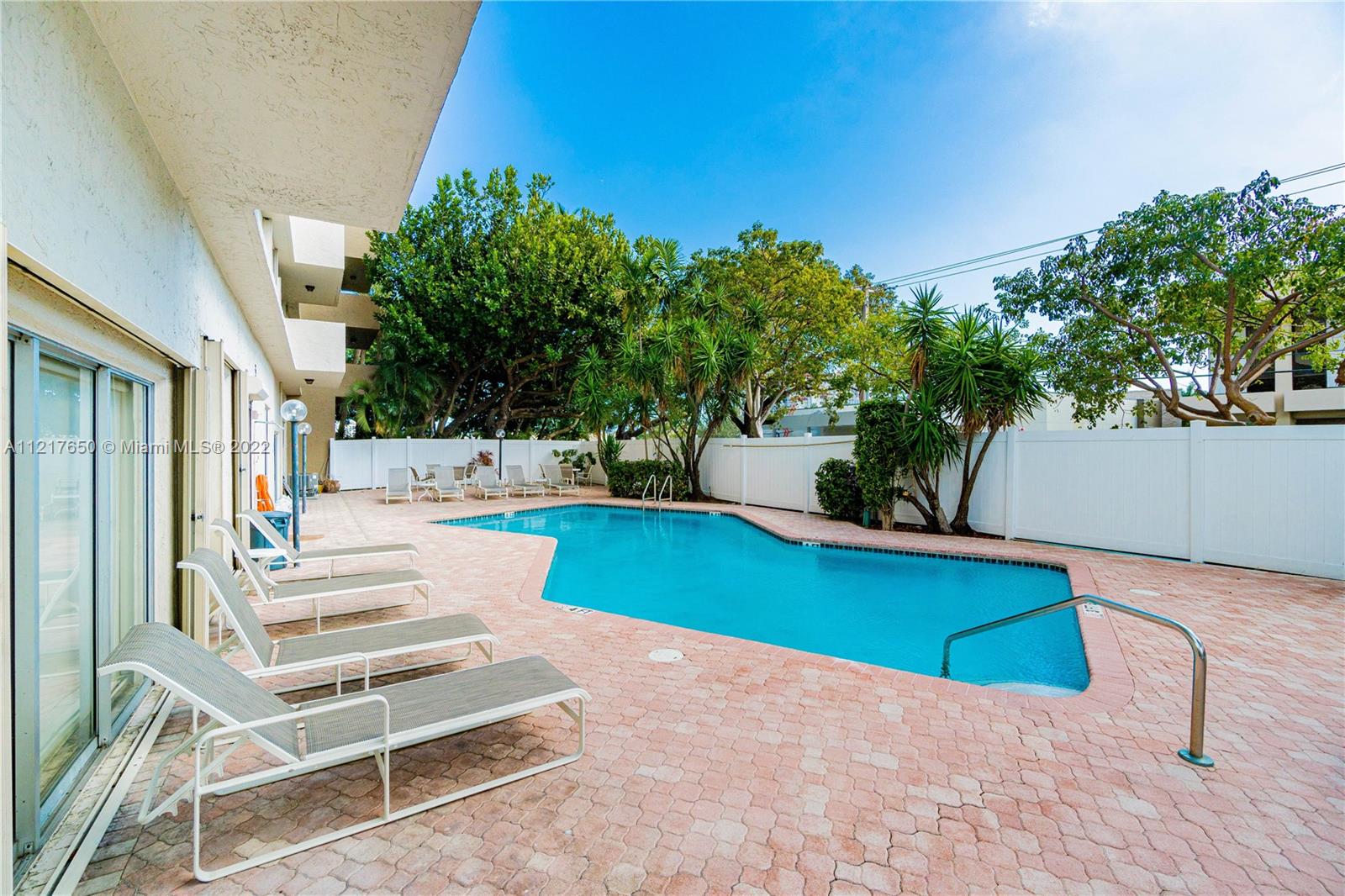 RUNAWAY BAY CONDO - Residential Lease